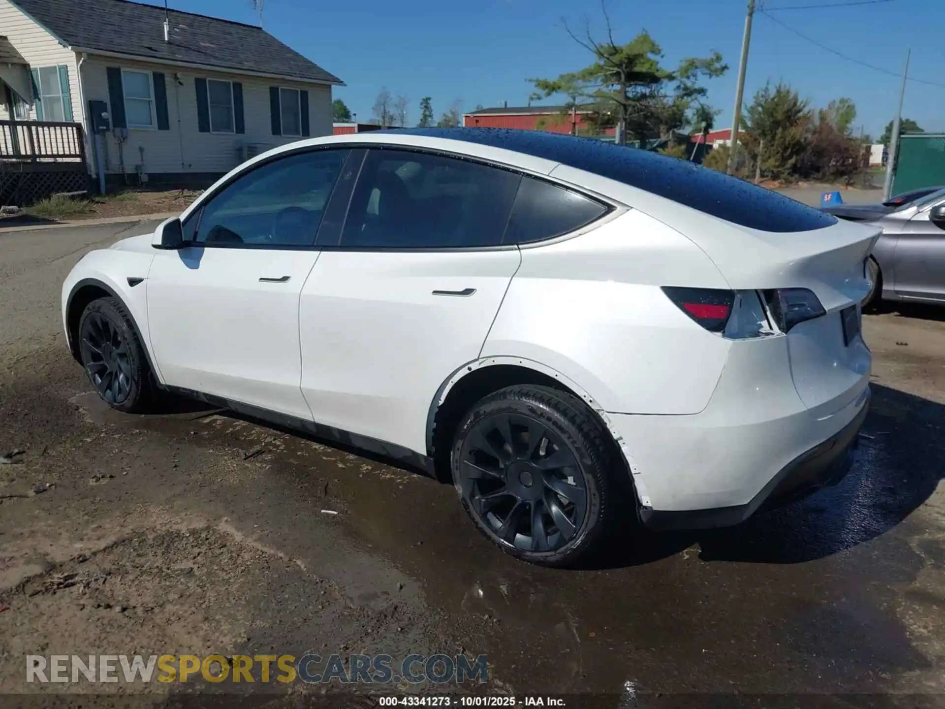 3 Photograph of a damaged car 7SAYGDEE6PF830331 TESLA MODEL Y 2023