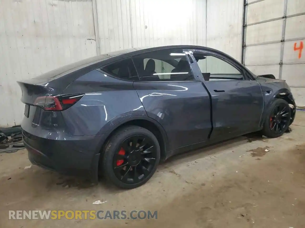 3 Photograph of a damaged car 7SAYGDEE6PF831883 TESLA MODEL Y 2023