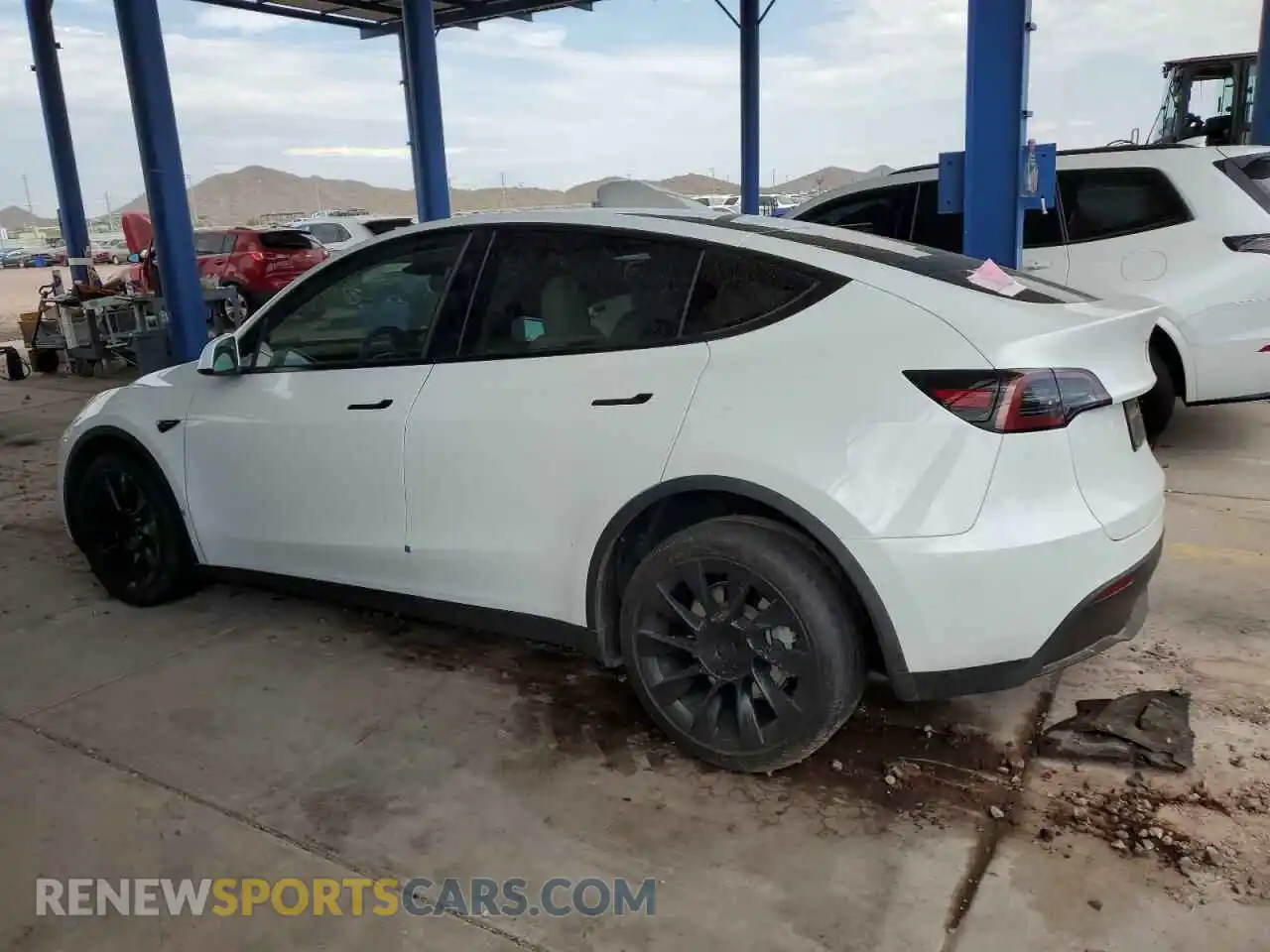 2 Photograph of a damaged car 7SAYGDEE6PF858274 TESLA MODEL Y 2023
