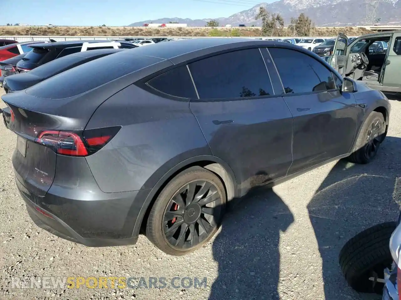 3 Photograph of a damaged car 7SAYGDEE6PF872126 TESLA MODEL Y 2023