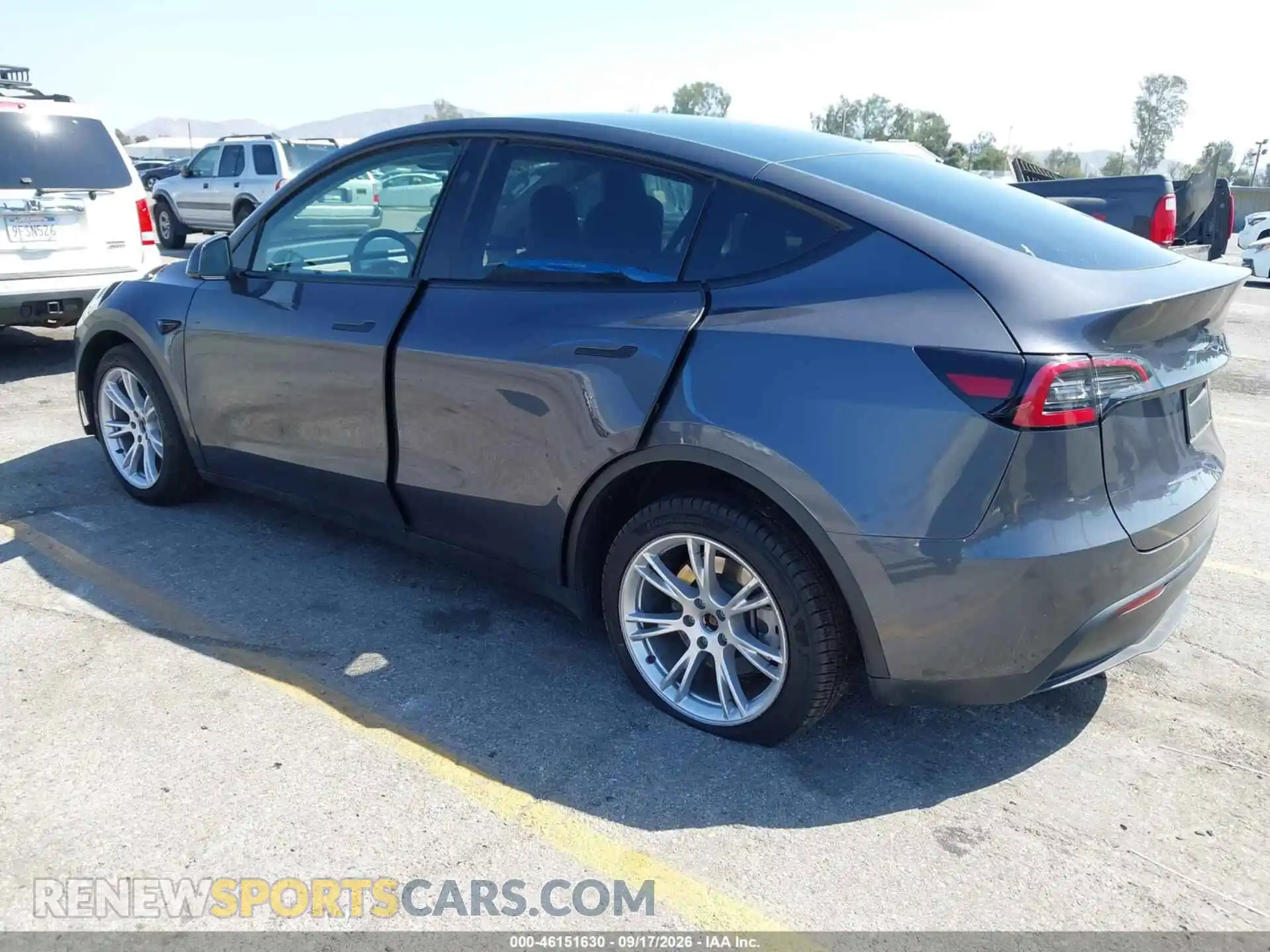 3 Photograph of a damaged car 7SAYGDEE6PF902757 TESLA MODEL Y 2023