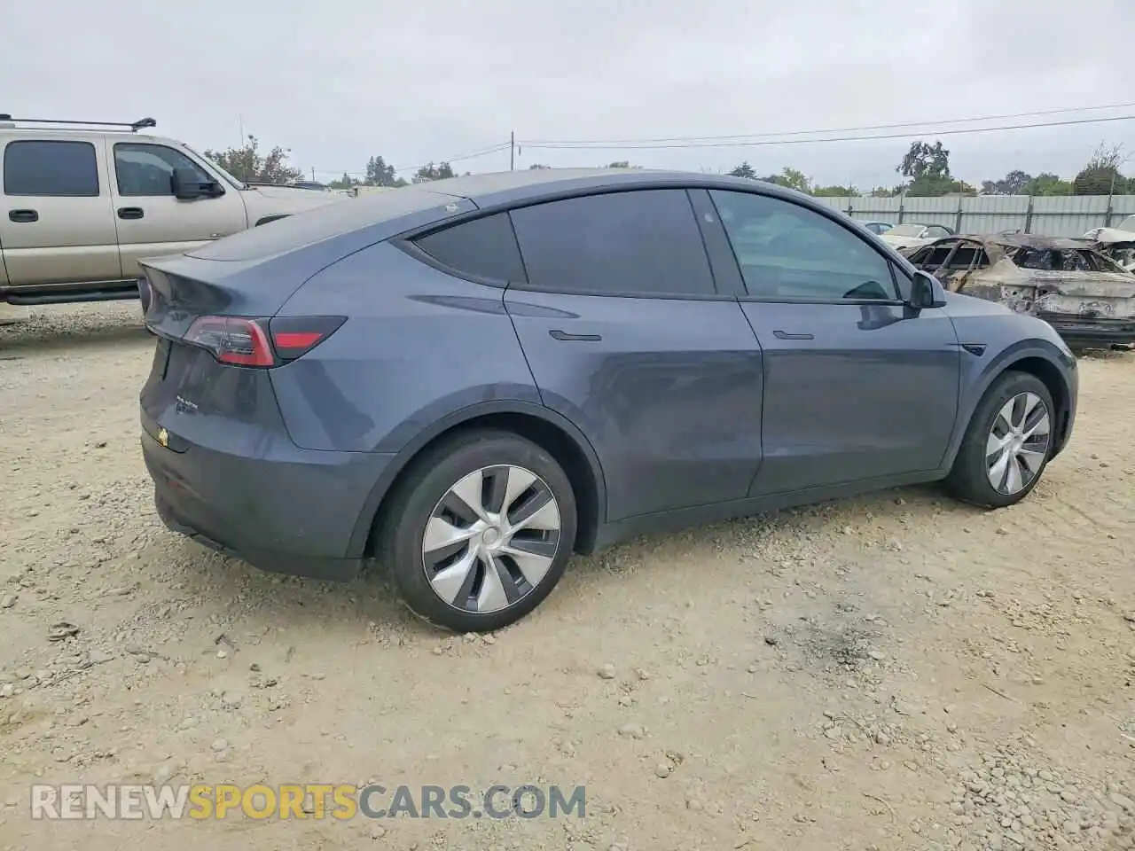 3 Photograph of a damaged car 7SAYGDEE6PF916285 TESLA MODEL Y 2023