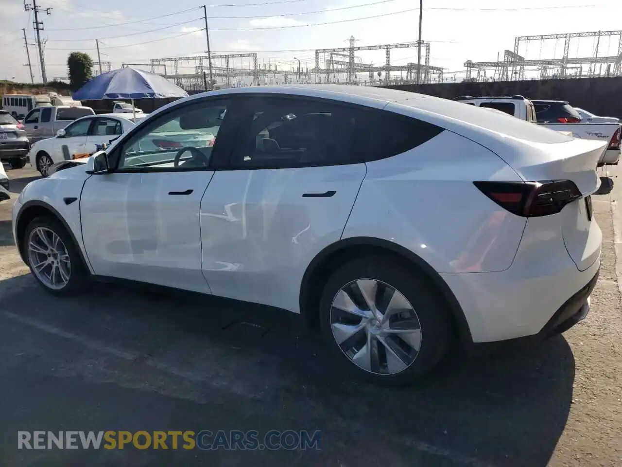 2 Photograph of a damaged car 7SAYGDEE6PF928436 TESLA MODEL Y 2023