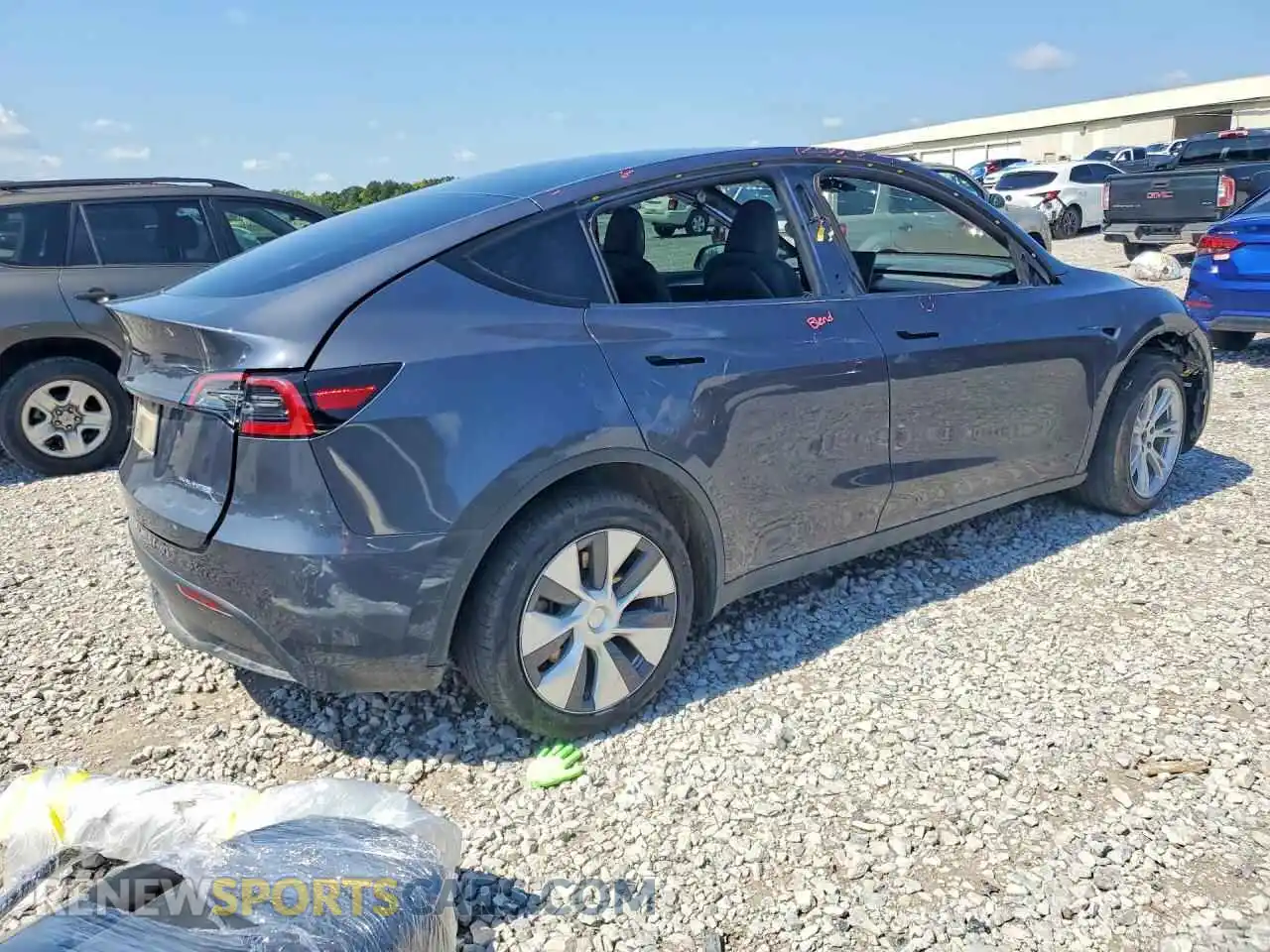 3 Photograph of a damaged car 7SAYGDEE6PF981010 TESLA MODEL Y 2023