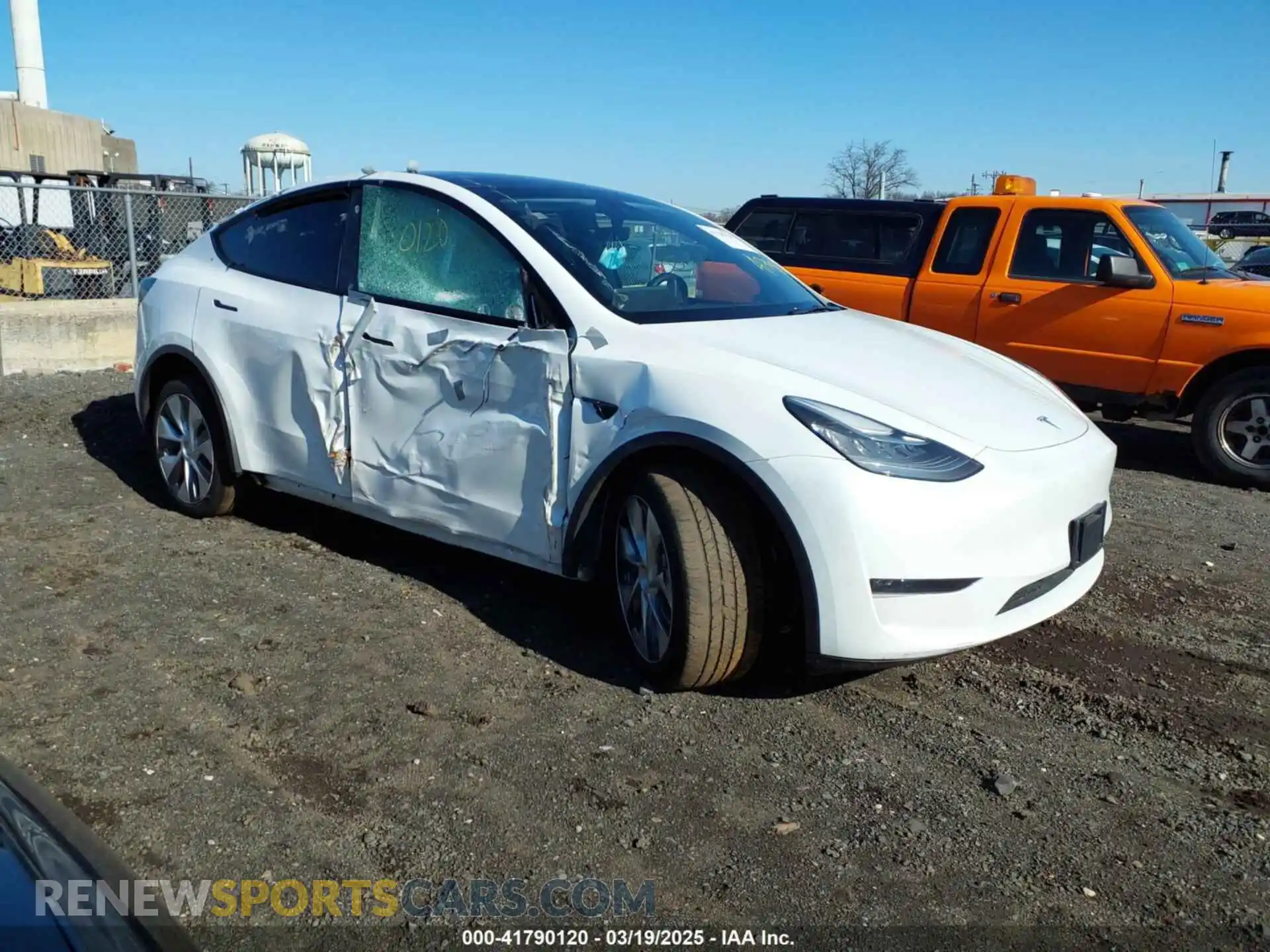 1 Photograph of a damaged car 7SAYGDEE7PA082976 TESLA MODEL Y 2023