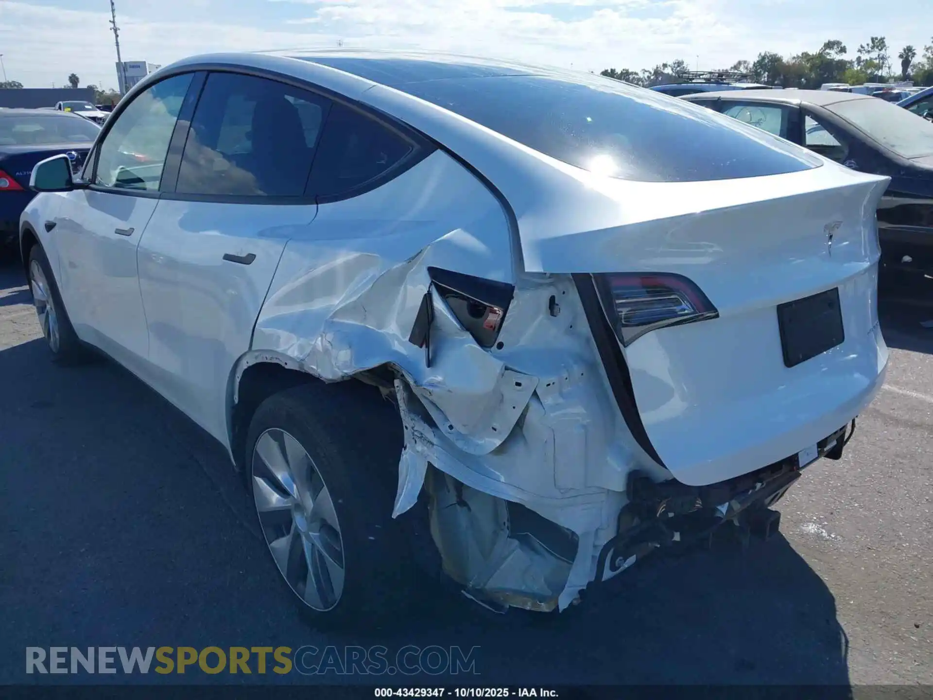 3 Photograph of a damaged car 7SAYGDEE7PA084565 TESLA MODEL Y 2023