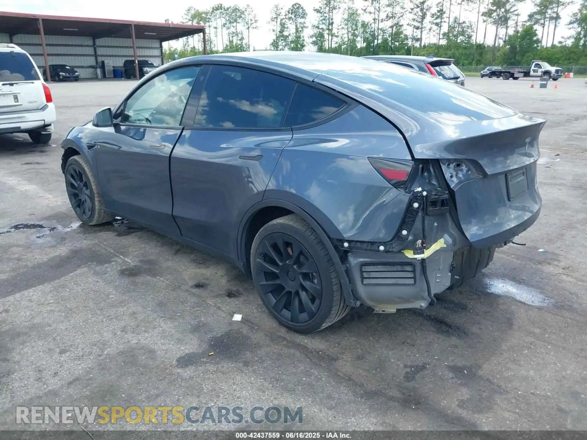 3 Photograph of a damaged car 7SAYGDEE7PA126958 TESLA MODEL Y 2023