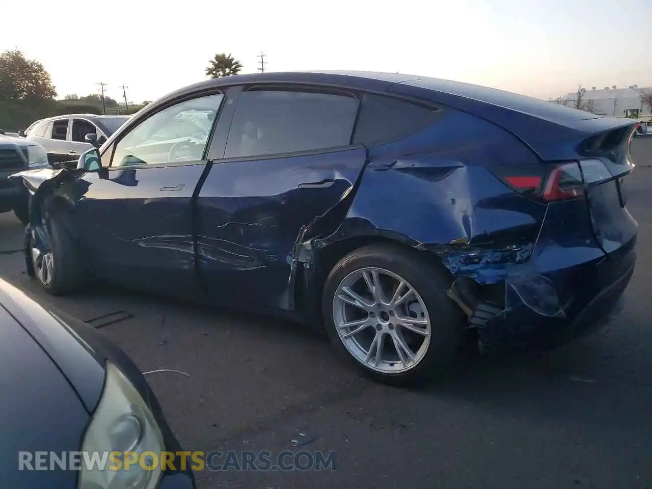 2 Photograph of a damaged car 7SAYGDEE7PF608784 TESLA MODEL Y 2023