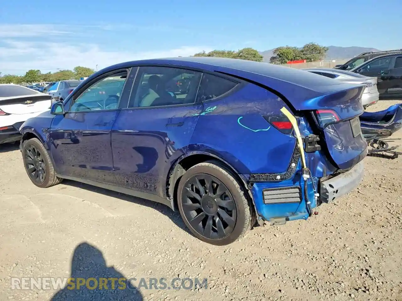 2 Photograph of a damaged car 7SAYGDEE7PF610289 TESLA MODEL Y 2023
