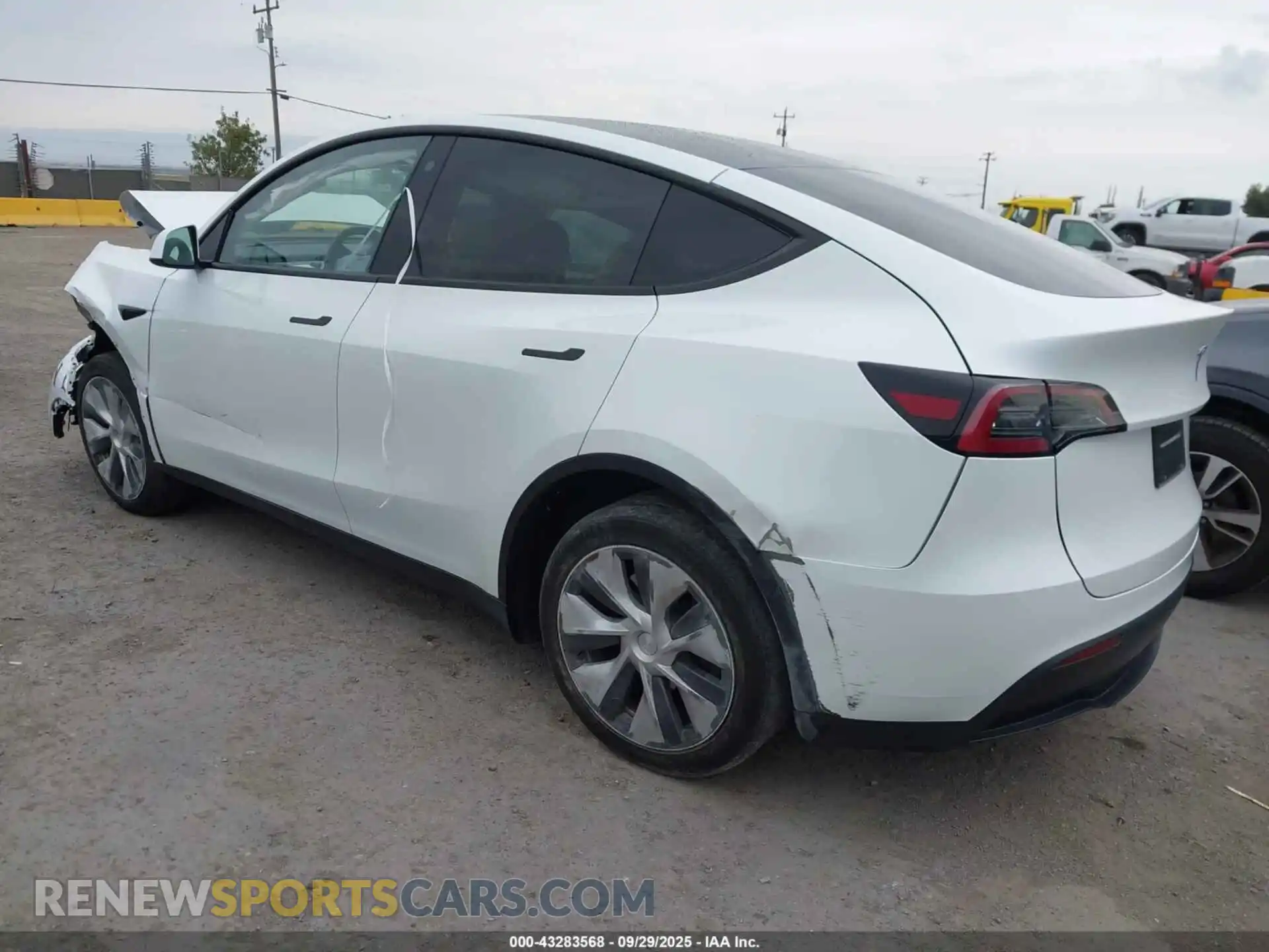 3 Photograph of a damaged car 7SAYGDEE7PF633166 TESLA MODEL Y 2023