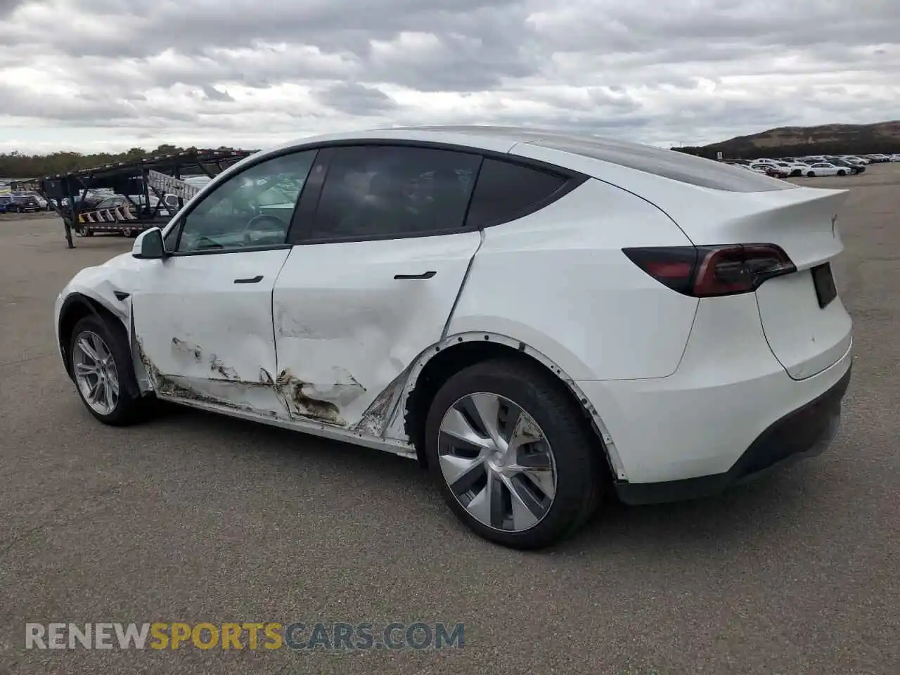 2 Photograph of a damaged car 7SAYGDEE7PF666443 TESLA MODEL Y 2023