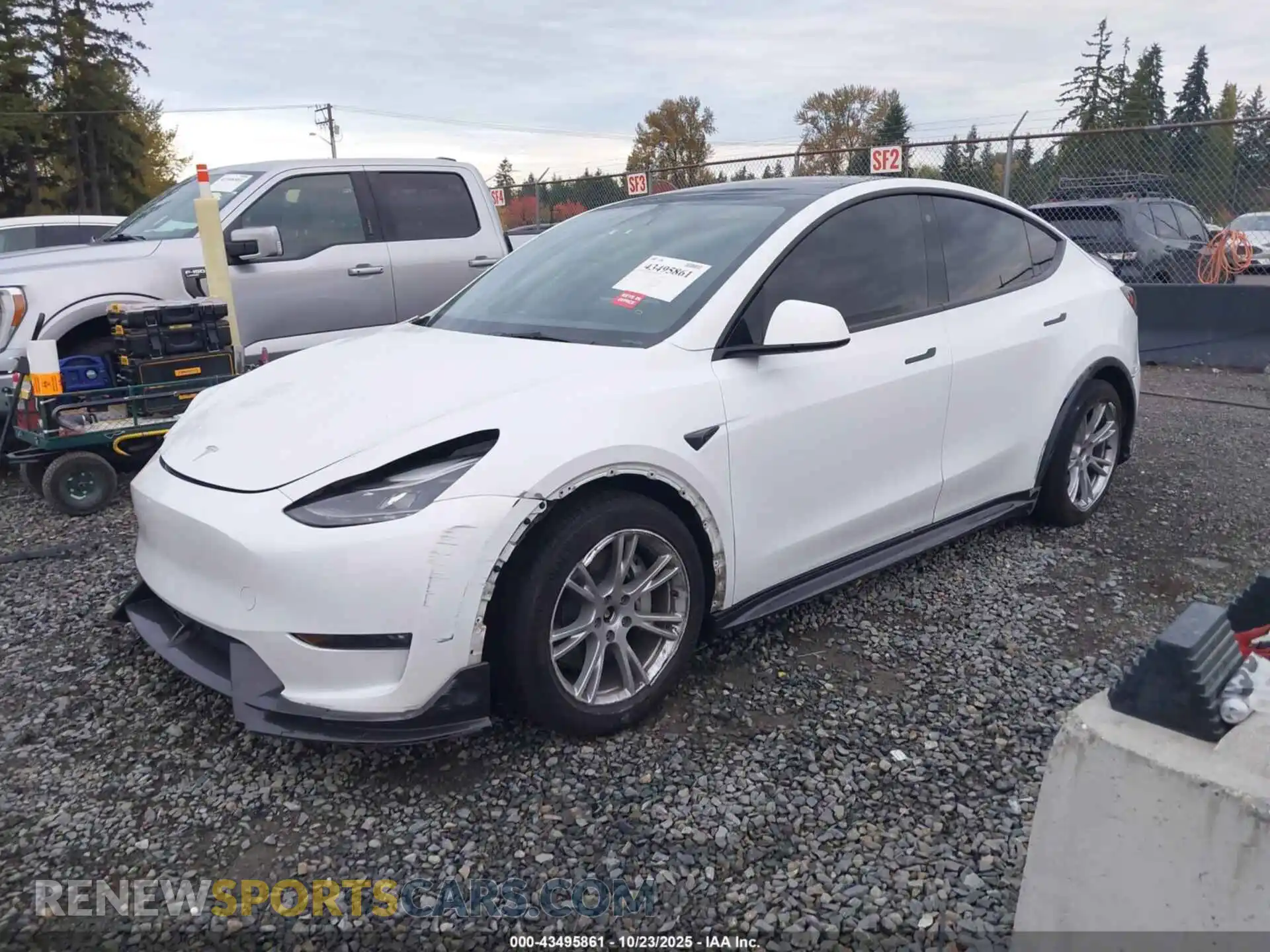 2 Photograph of a damaged car 7SAYGDEE7PF669990 TESLA MODEL Y 2023