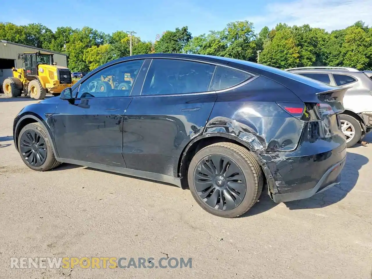 2 Photograph of a damaged car 7SAYGDEE7PF858283 TESLA MODEL Y 2023