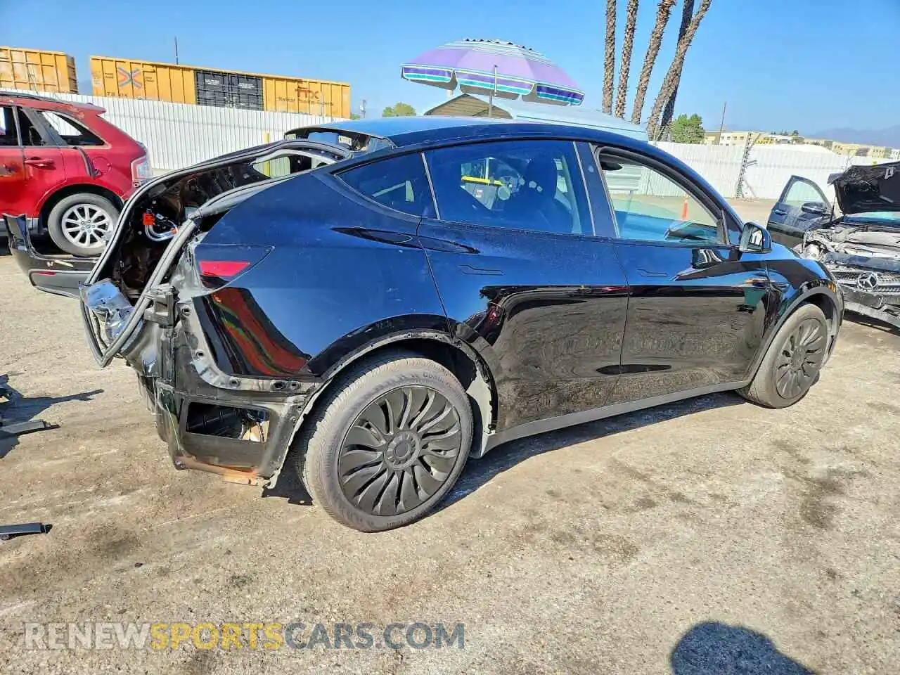 3 Photograph of a damaged car 7SAYGDEE7PF944628 TESLA MODEL Y 2023