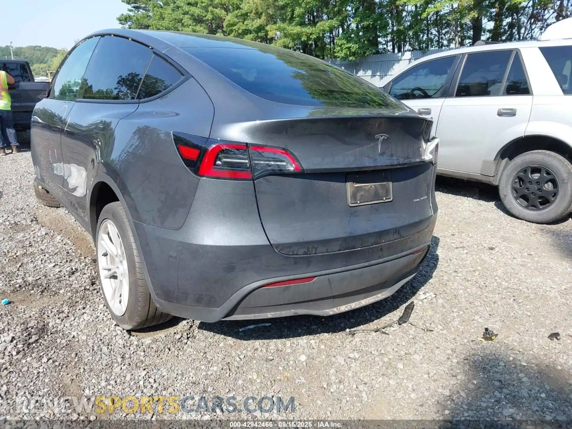 3 Photograph of a damaged car 7SAYGDEE8PA040638 TESLA MODEL Y 2023