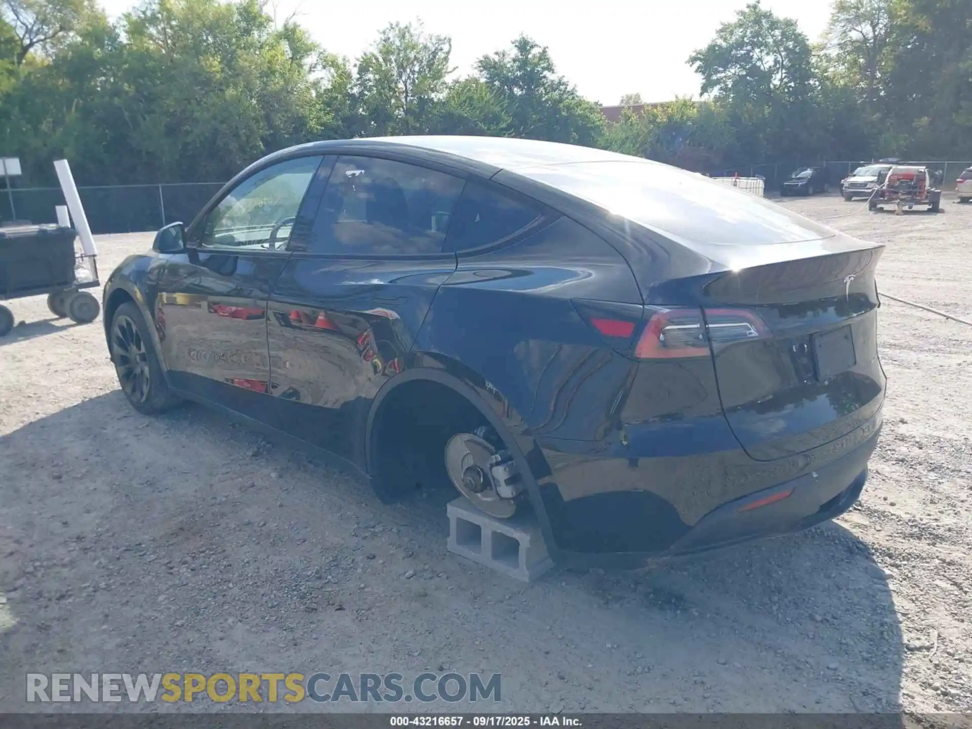 3 Photograph of a damaged car 7SAYGDEE8PA055902 TESLA MODEL Y 2023