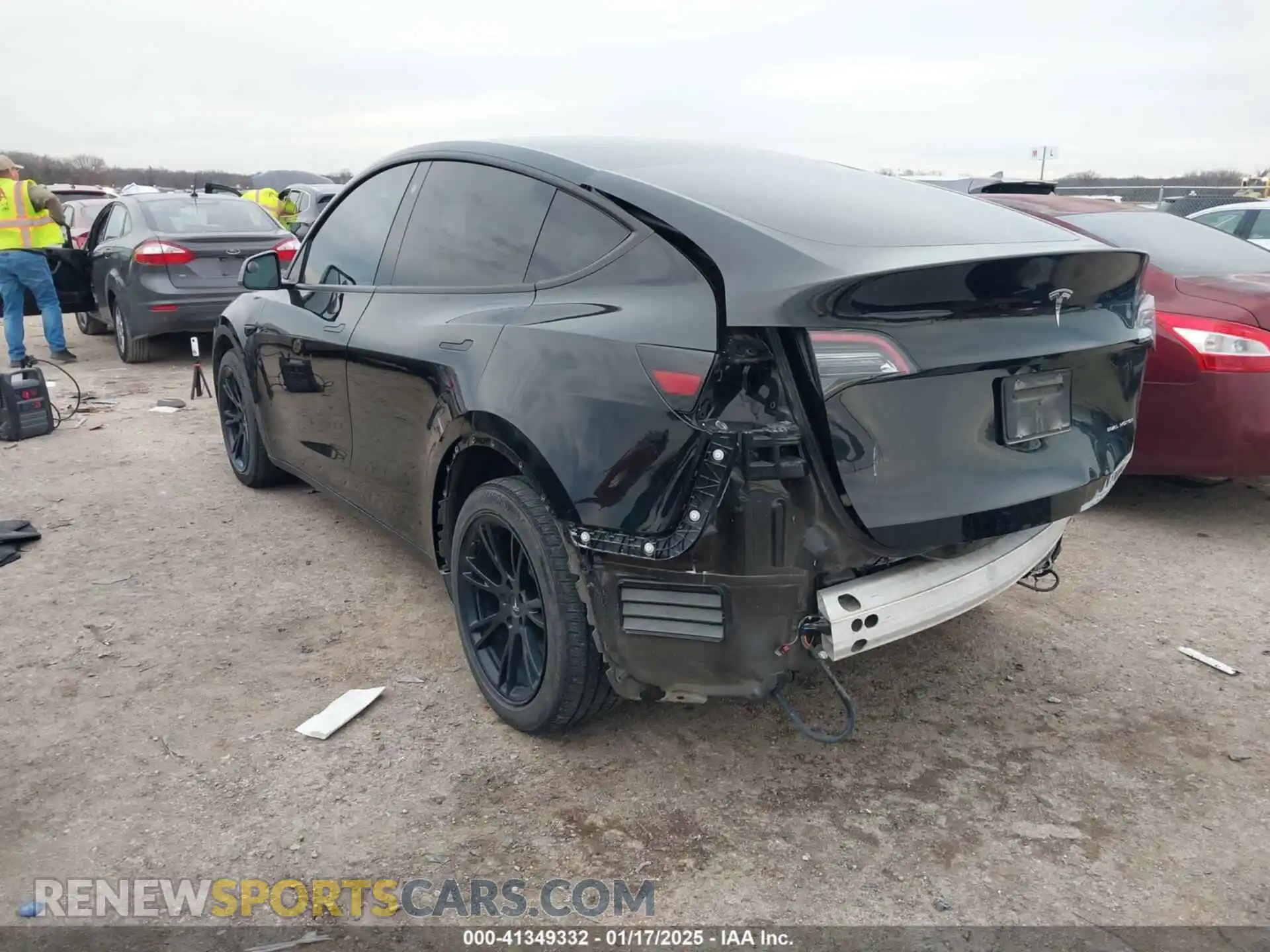 3 Photograph of a damaged car 7SAYGDEE8PA074269 TESLA MODEL Y 2023