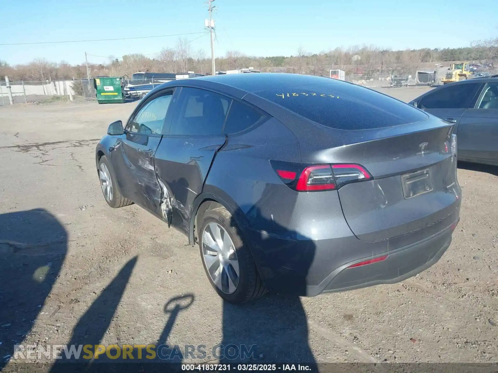 3 fotografías del automóvil dañado 7SAYGDEE8PA140562 TESLA MODEL Y 2023