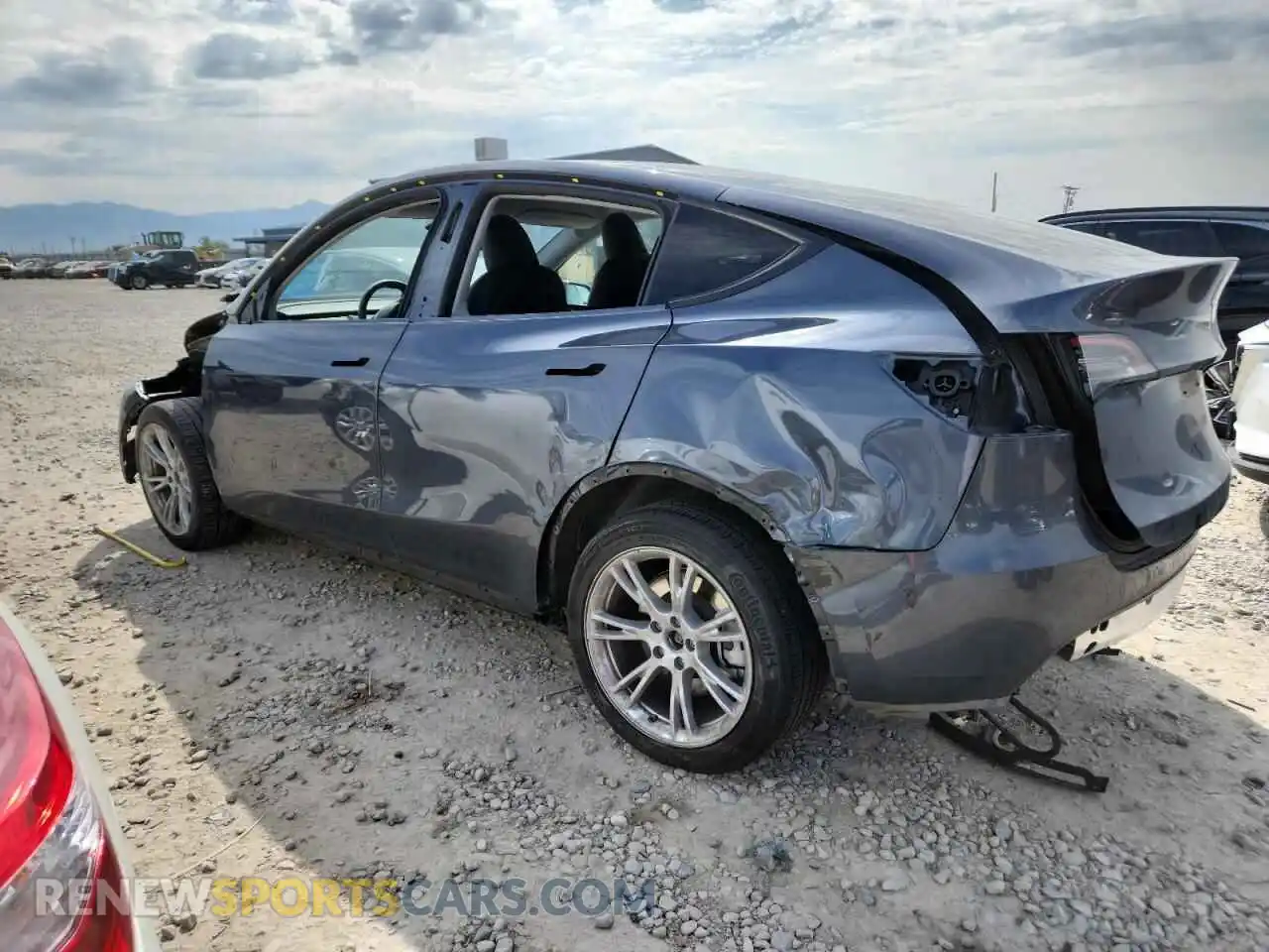 2 Photograph of a damaged car 7SAYGDEE8PA169334 TESLA MODEL Y 2023