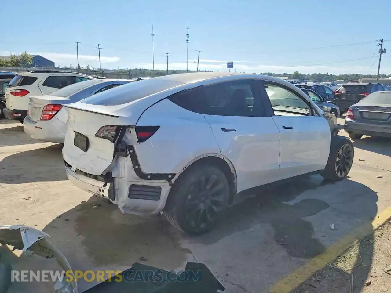 3 fotografías del automóvil dañado 7SAYGDEE8PA203675 TESLA MODEL Y 2023