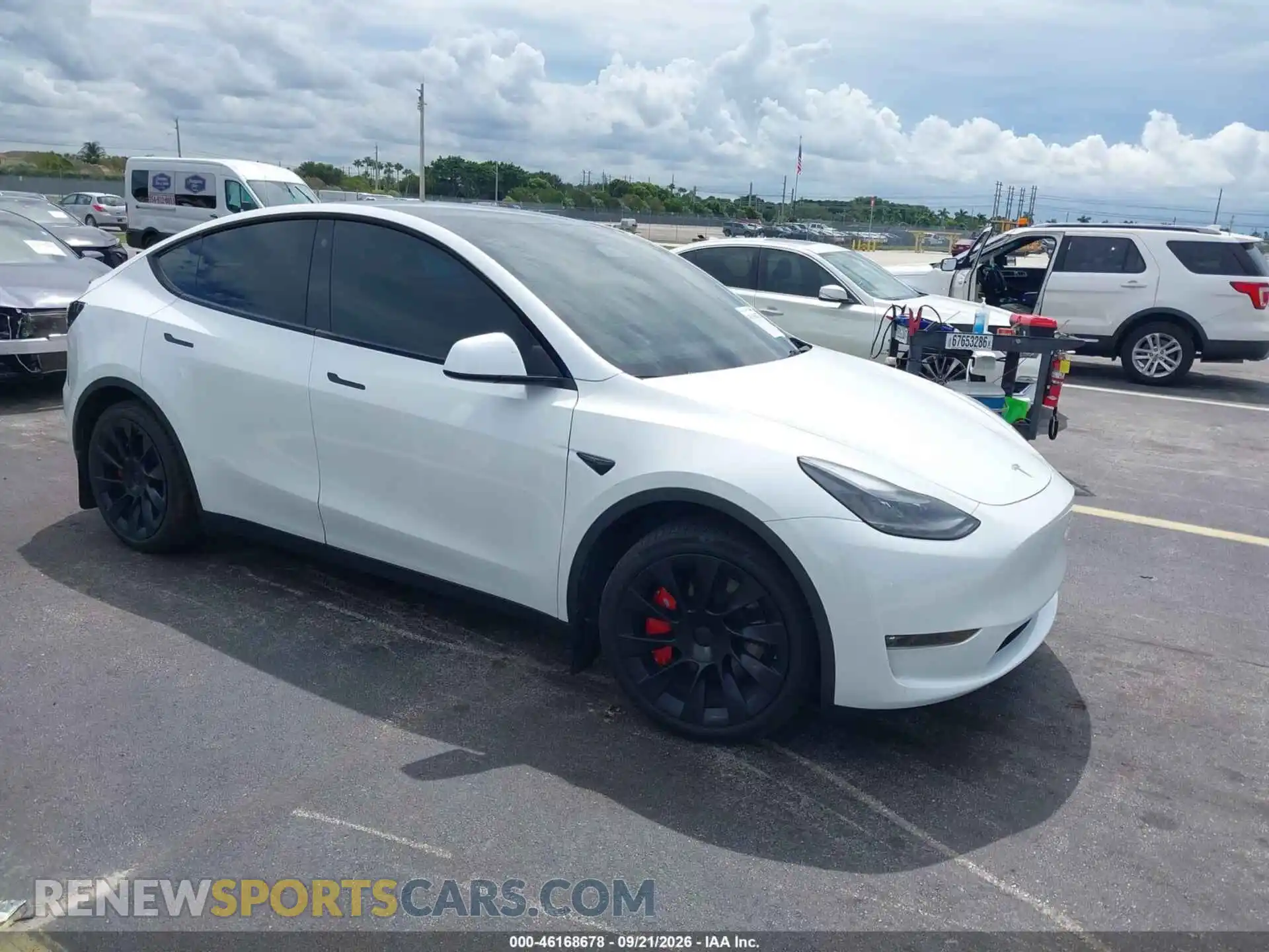 1 Photograph of a damaged car 7SAYGDEE8PF596502 TESLA MODEL Y 2023