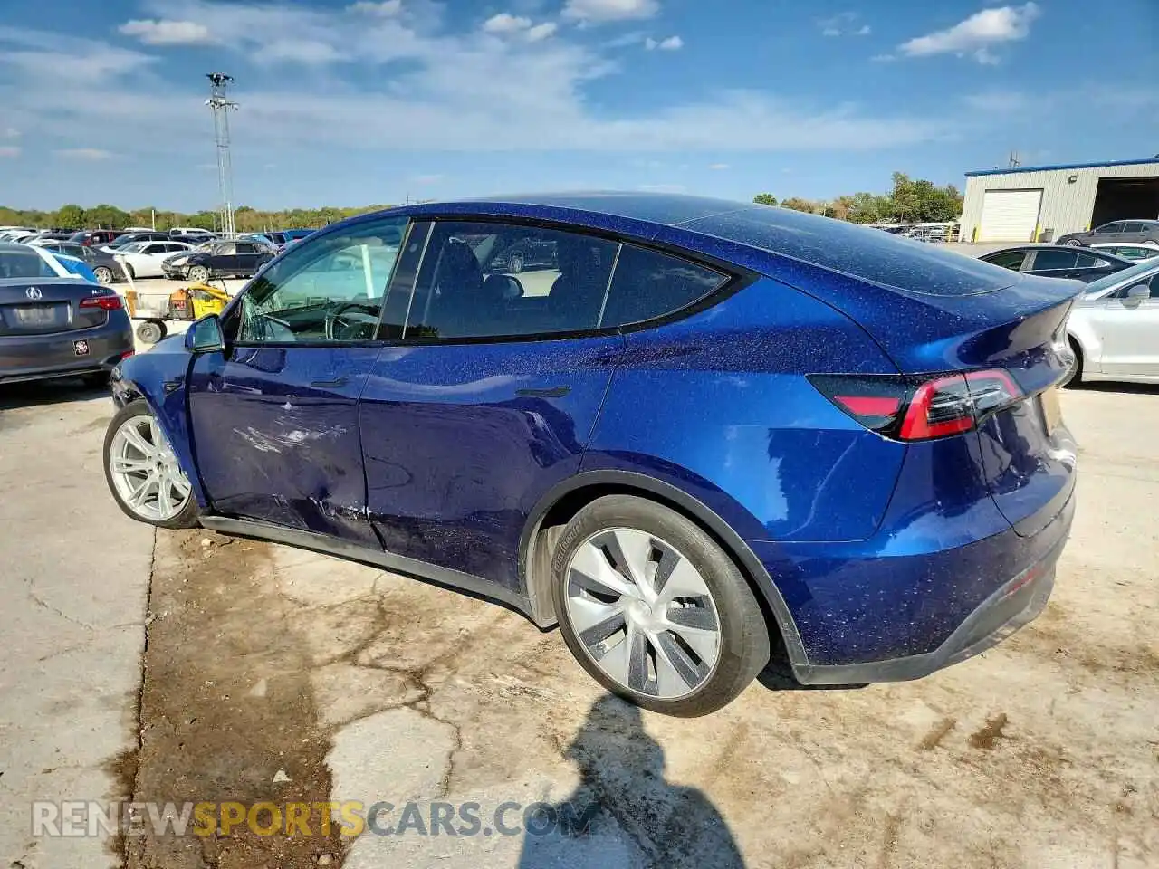 2 Photograph of a damaged car 7SAYGDEE8PF639140 TESLA MODEL Y 2023