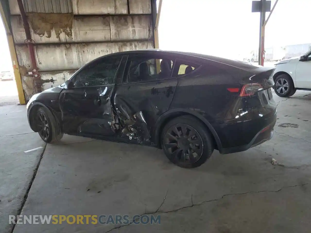 2 Photograph of a damaged car 7SAYGDEE8PF749427 TESLA MODEL Y 2023