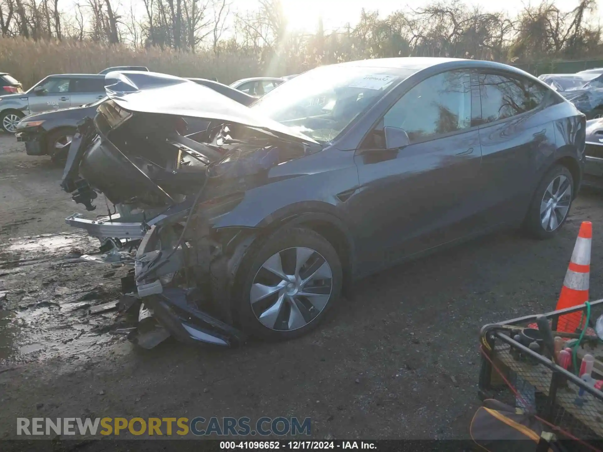 2 Photograph of a damaged car 7SAYGDEE8PF758838 TESLA MODEL Y 2023