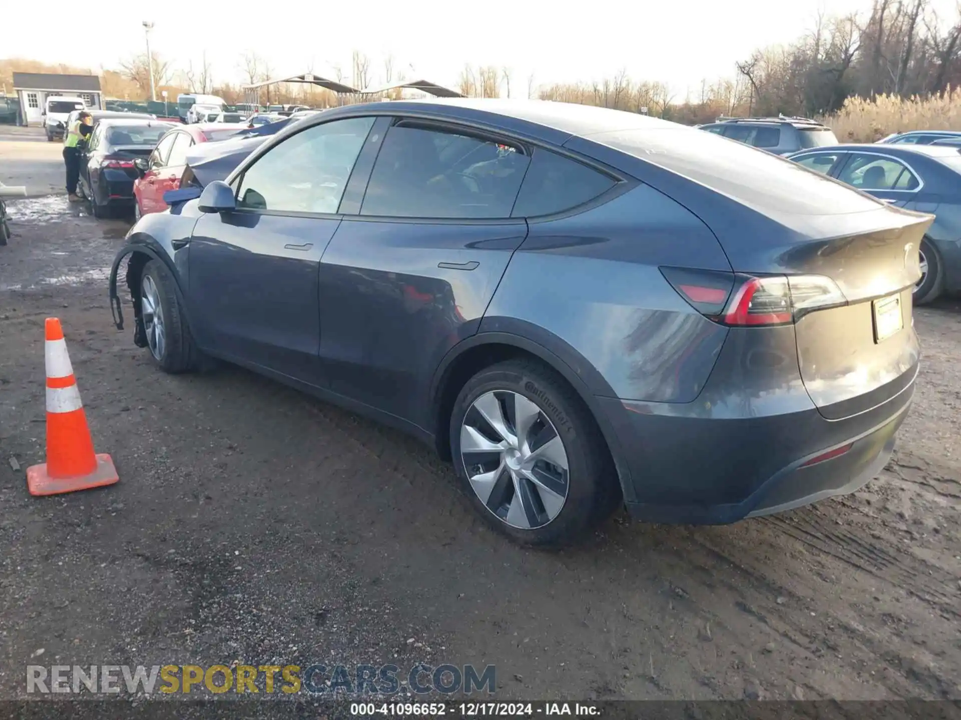 3 Photograph of a damaged car 7SAYGDEE8PF758838 TESLA MODEL Y 2023