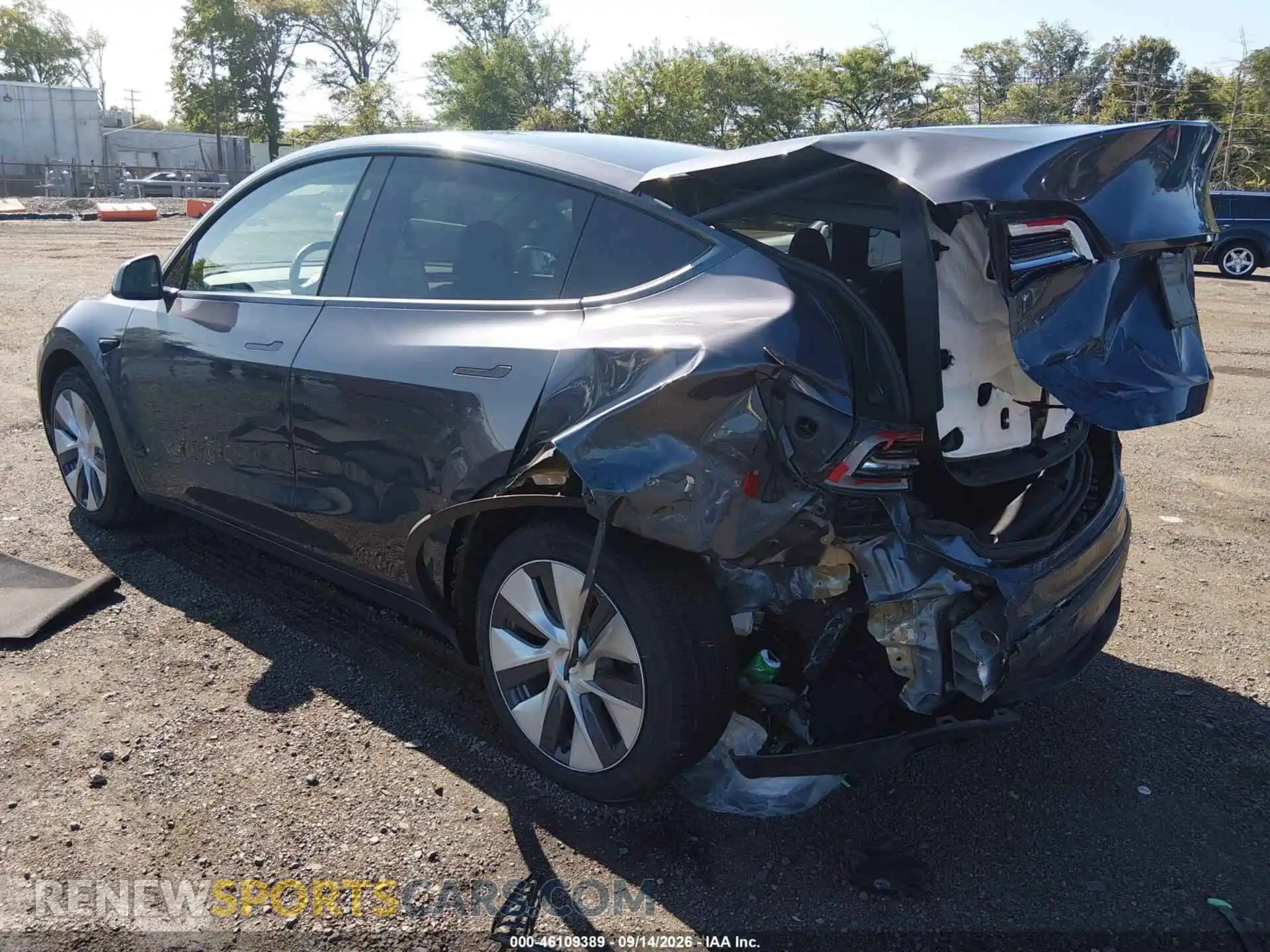 3 Photograph of a damaged car 7SAYGDEE8PF839158 TESLA MODEL Y 2023