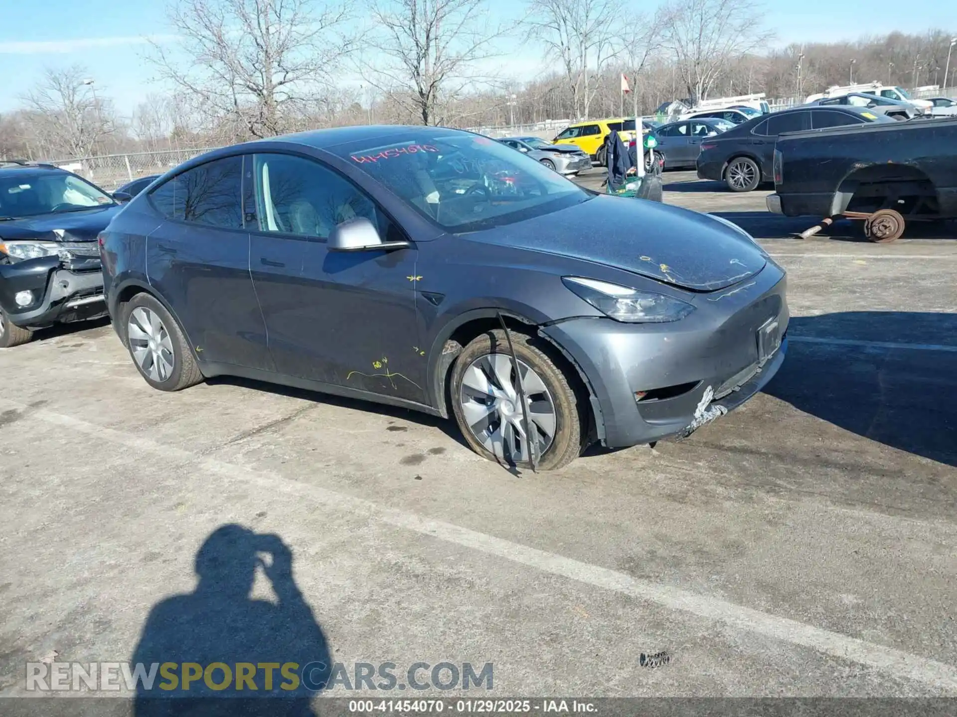 1 Photograph of a damaged car 7SAYGDEE8PF871849 TESLA MODEL Y 2023