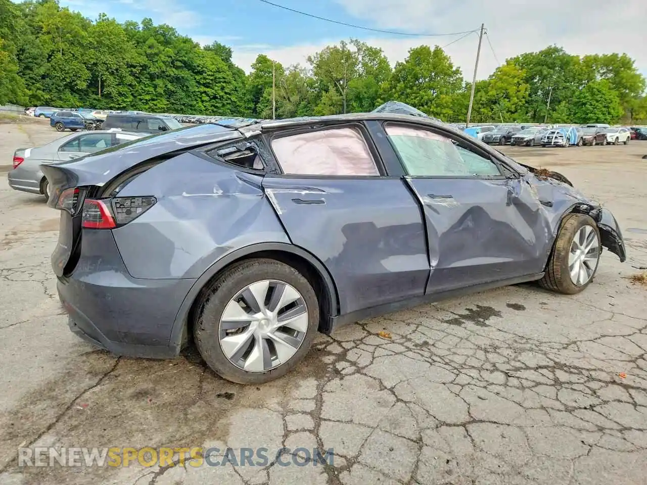 3 Photograph of a damaged car 7SAYGDEE8PF895052 TESLA MODEL Y 2023