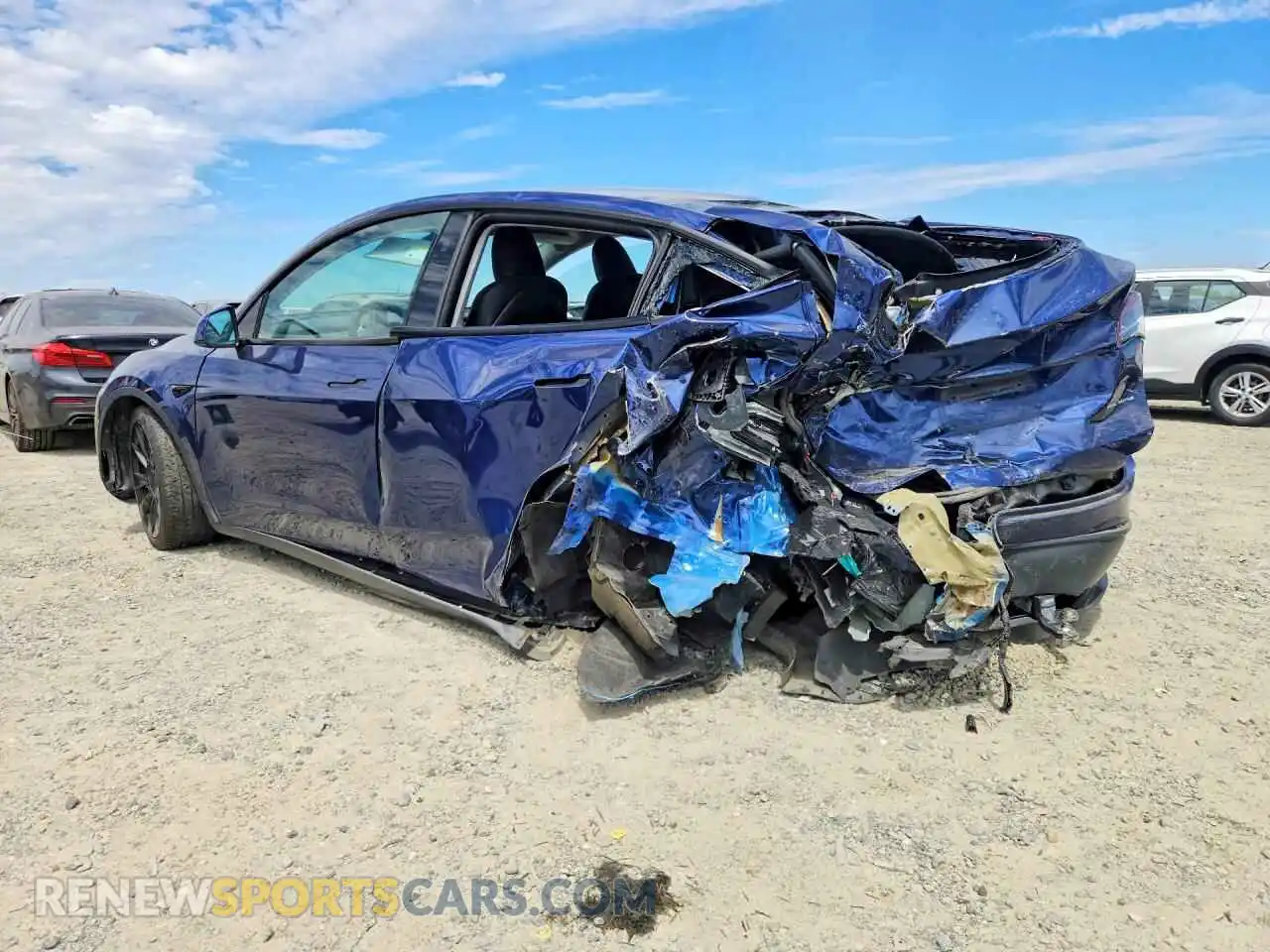 2 Photograph of a damaged car 7SAYGDEE8PF900461 TESLA MODEL Y 2023