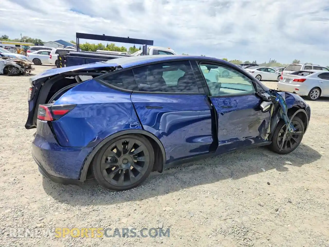 3 Photograph of a damaged car 7SAYGDEE8PF900461 TESLA MODEL Y 2023