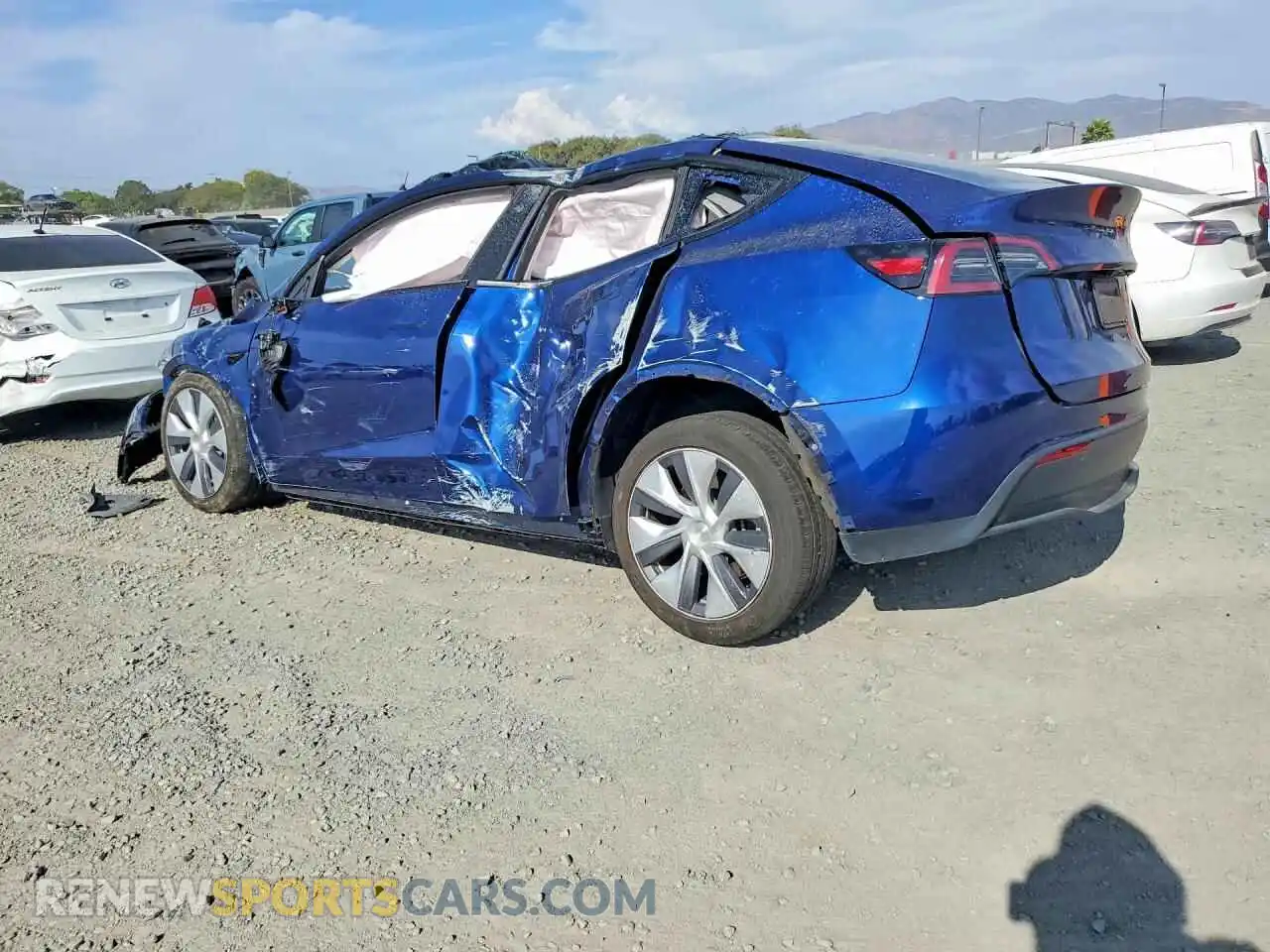 2 Photograph of a damaged car 7SAYGDEE8PF948977 TESLA MODEL Y 2023
