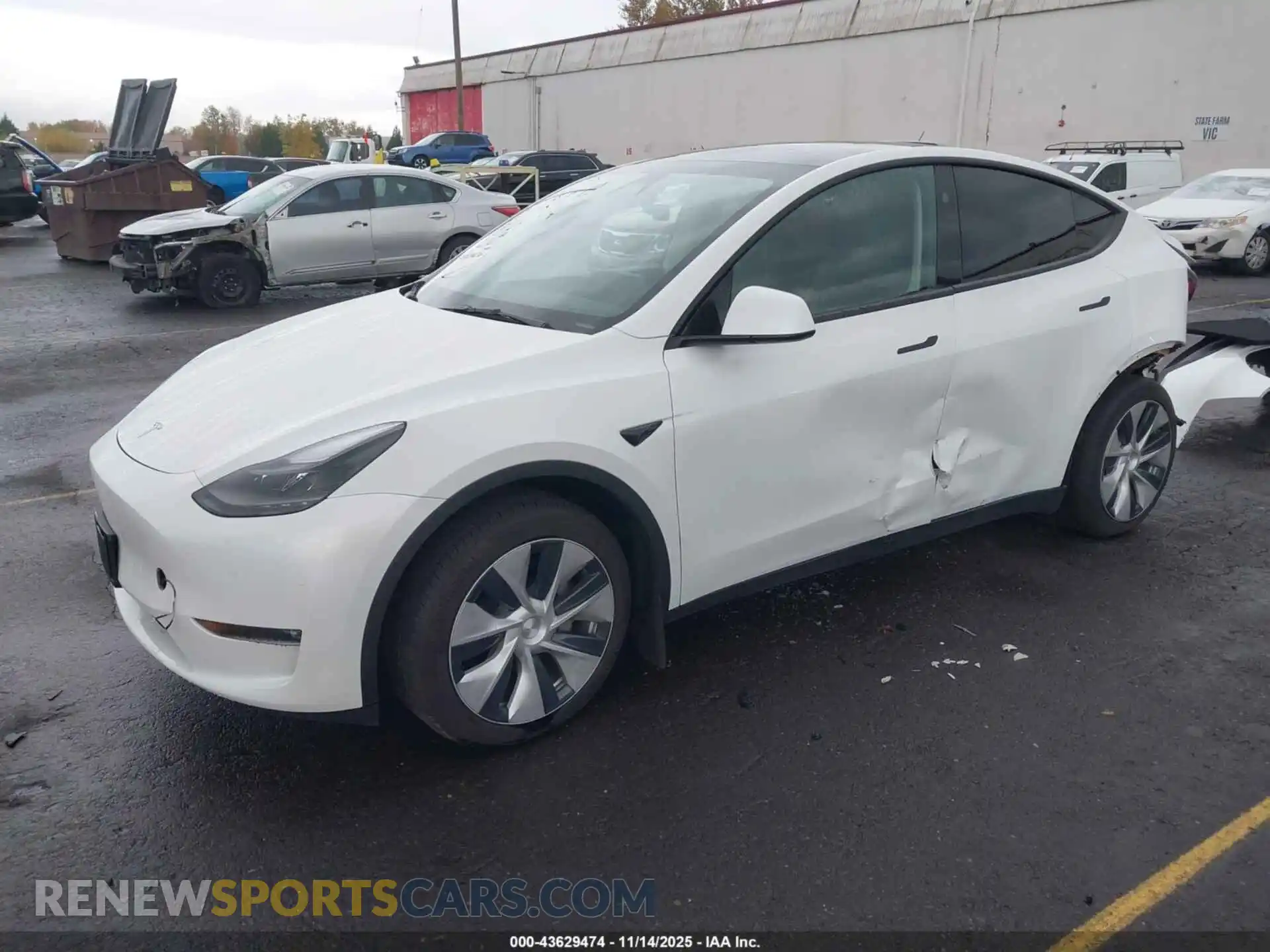 2 Photograph of a damaged car 7SAYGDEE8PF963253 TESLA MODEL Y 2023