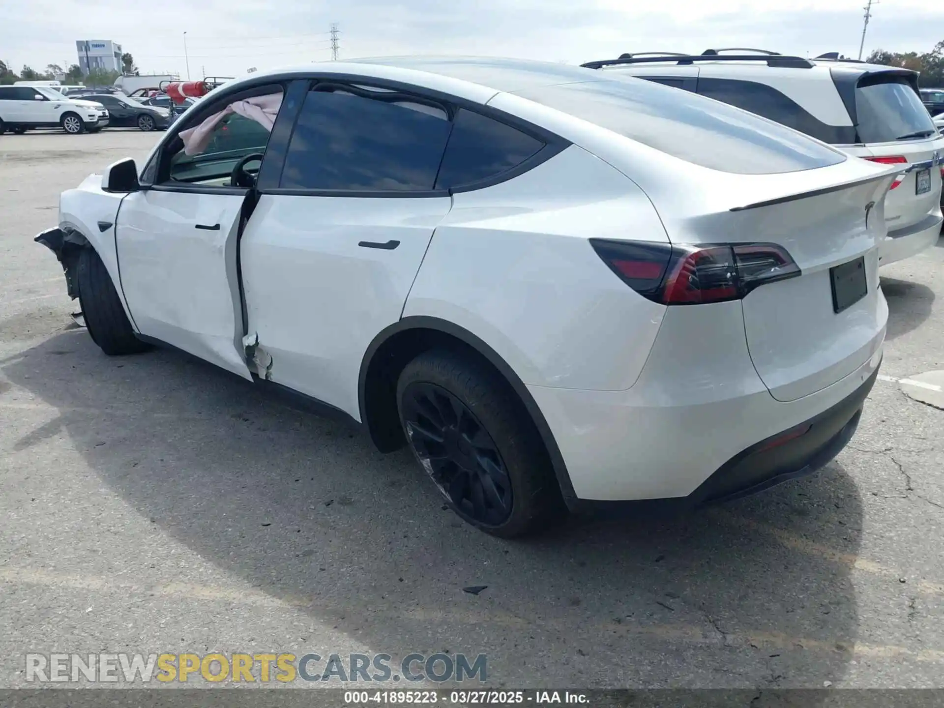 3 Photograph of a damaged car 7SAYGDEE9PA026005 TESLA MODEL Y 2023