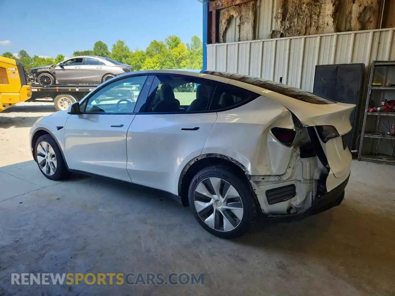 2 Фотография поврежденного автомобиля 7SAYGDEE9PA054208 TESLA MODEL Y 2023