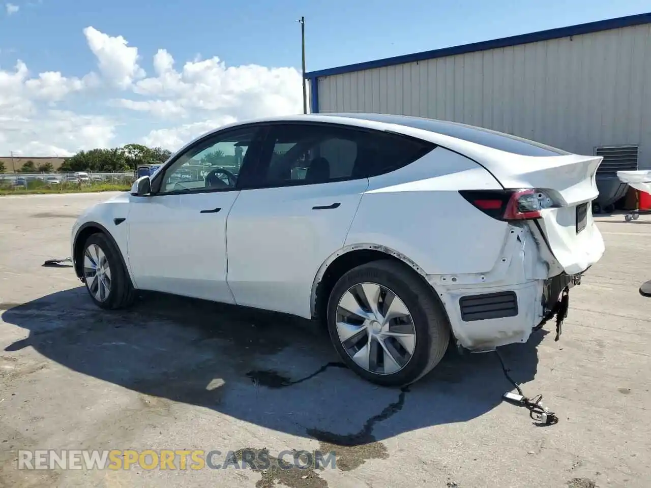 2 Photograph of a damaged car 7SAYGDEE9PA124113 TESLA MODEL Y 2023