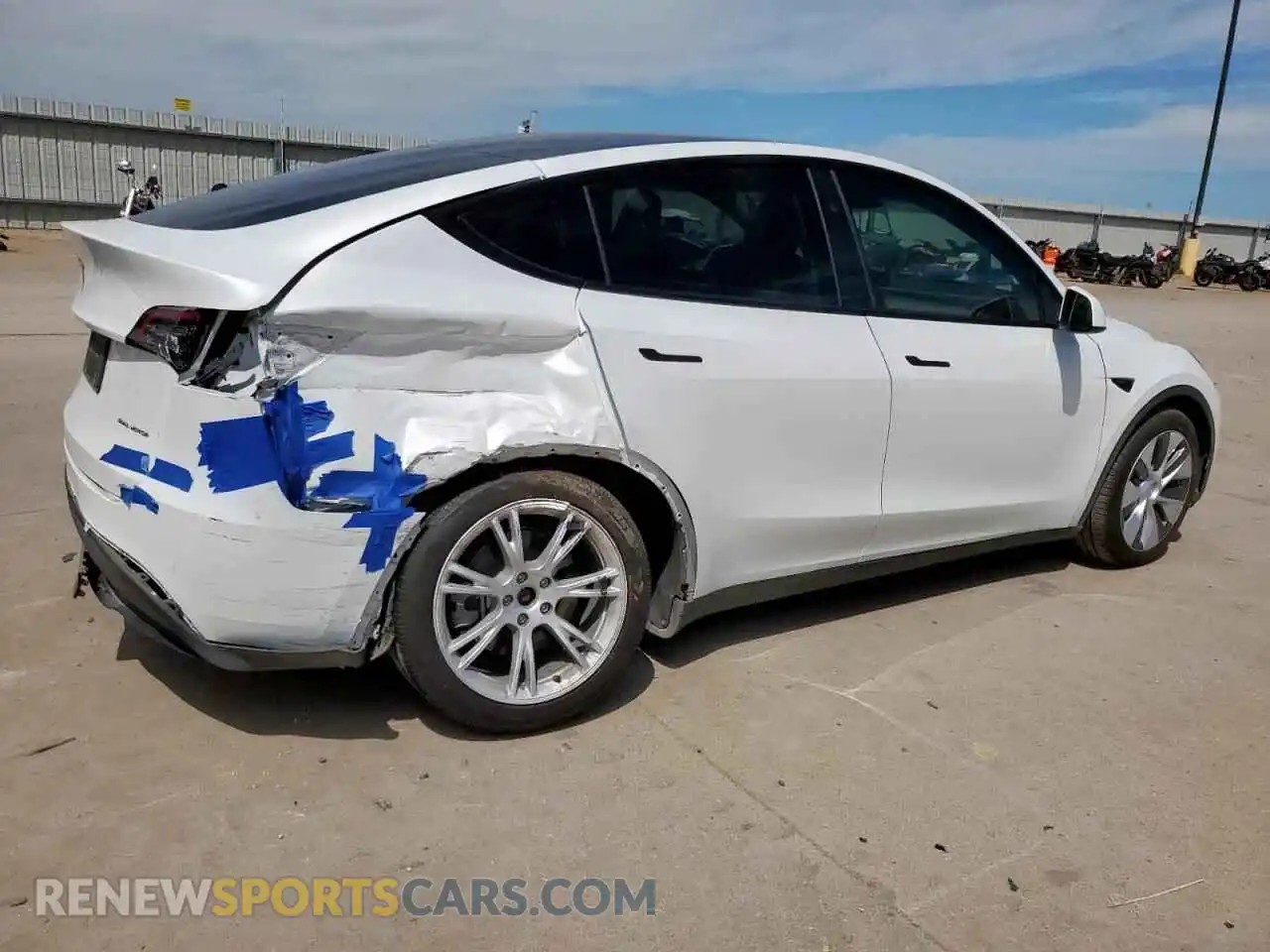 3 Photograph of a damaged car 7SAYGDEE9PA131532 TESLA MODEL Y 2023