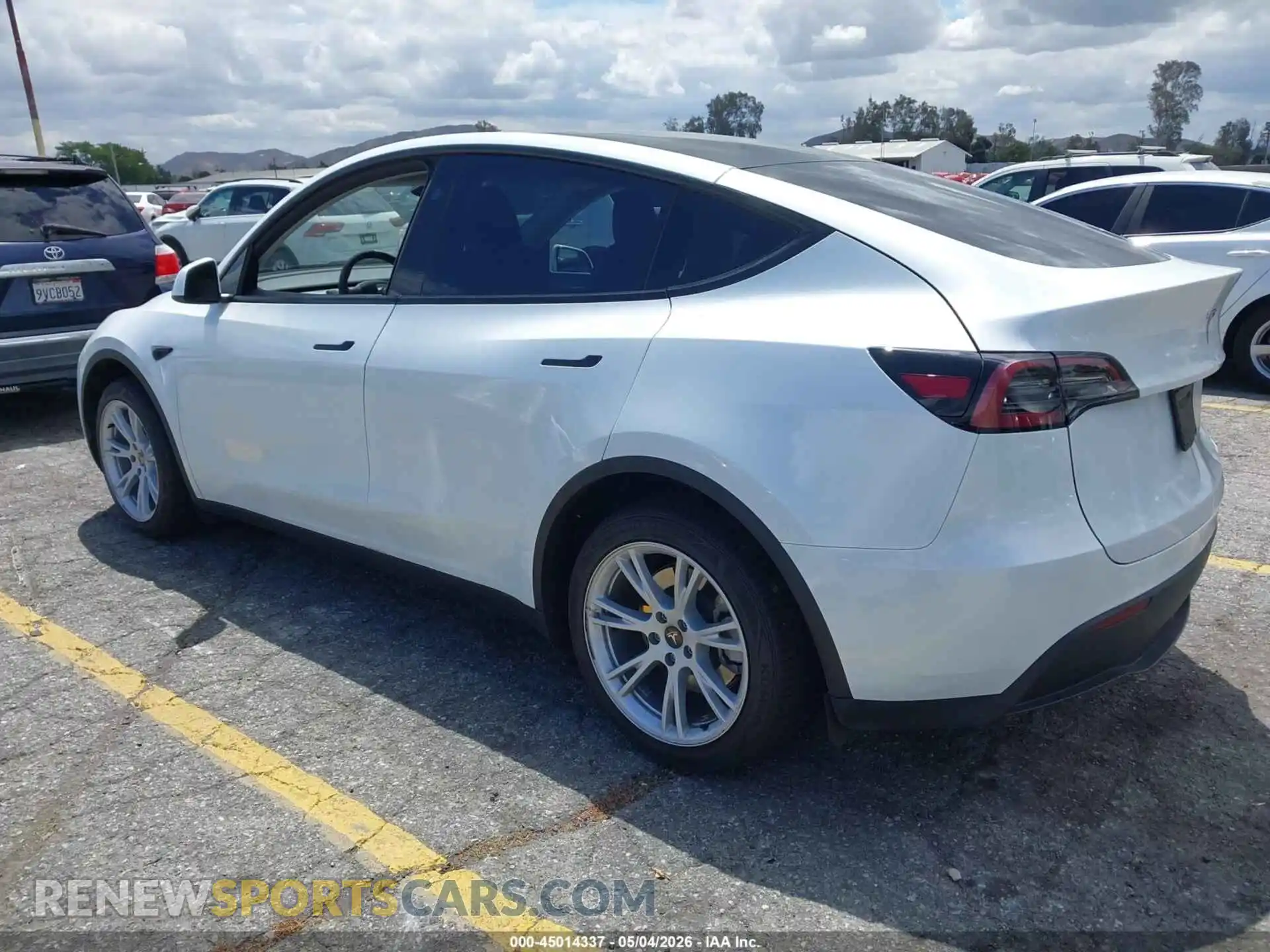 3 Photograph of a damaged car 7SAYGDEE9PA138321 TESLA MODEL Y 2023
