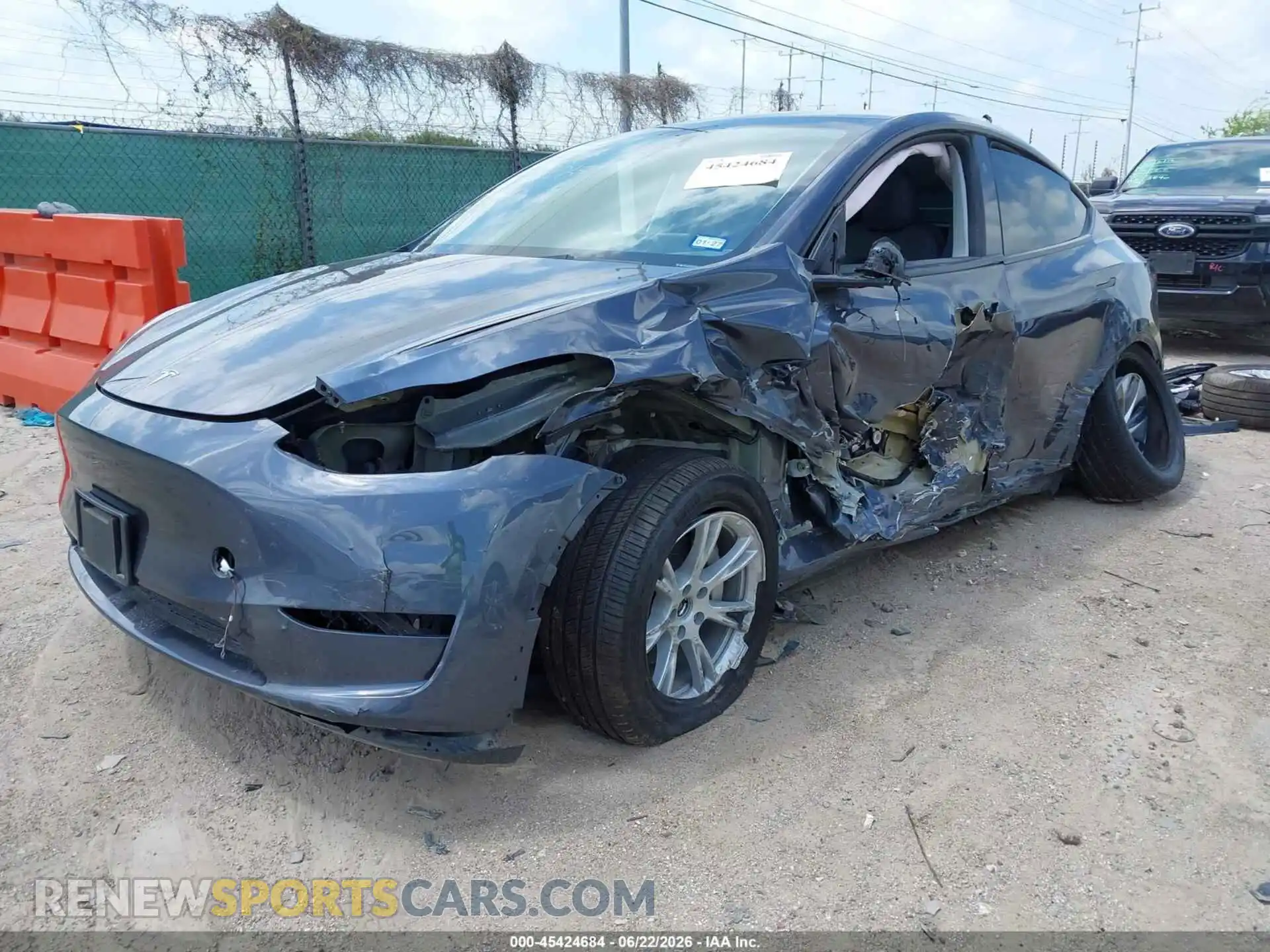 2 fotografías del automóvil dañado 7SAYGDEE9PA162733 TESLA MODEL Y 2023