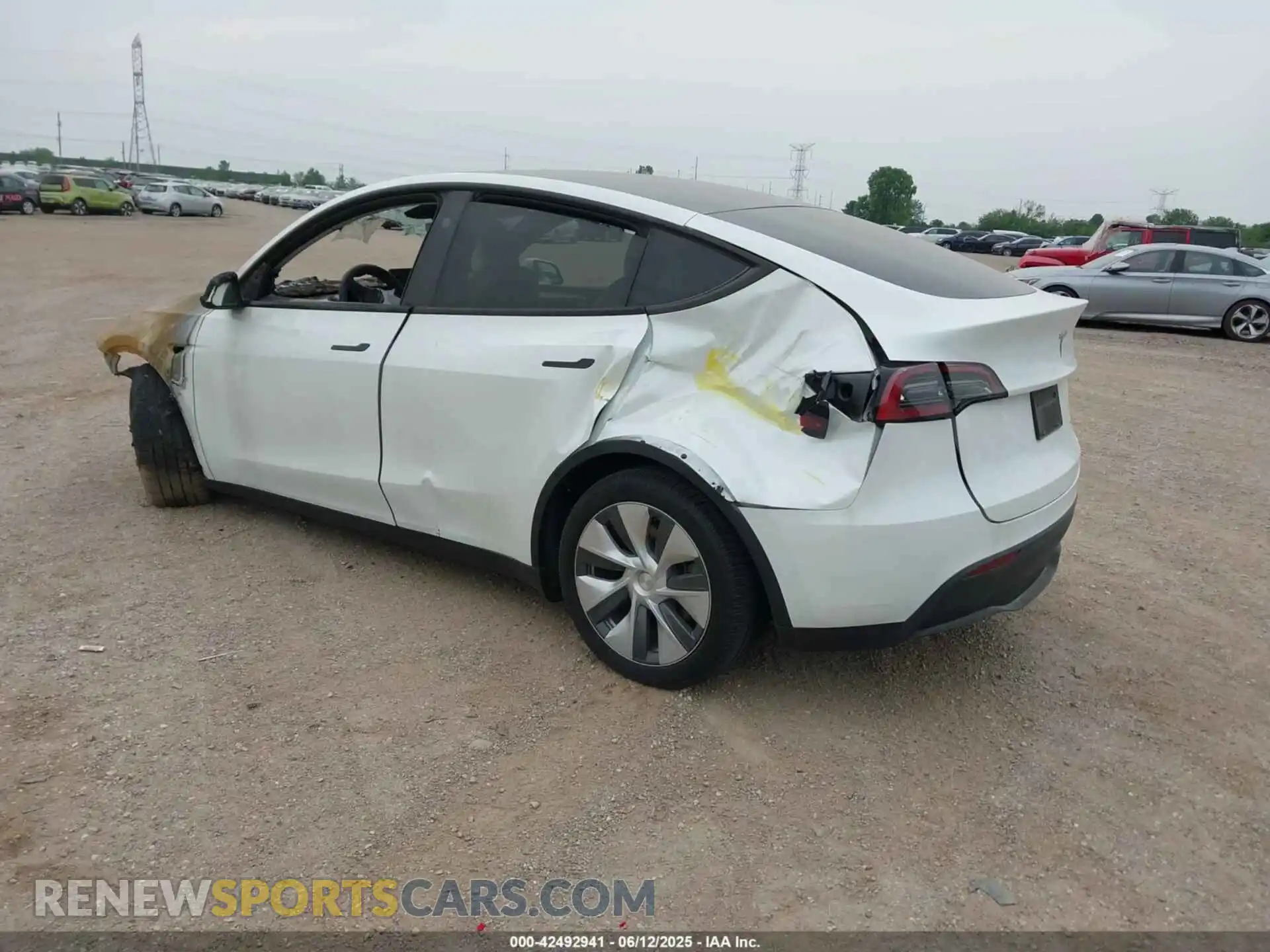 3 Photograph of a damaged car 7SAYGDEE9PA193528 TESLA MODEL Y 2023