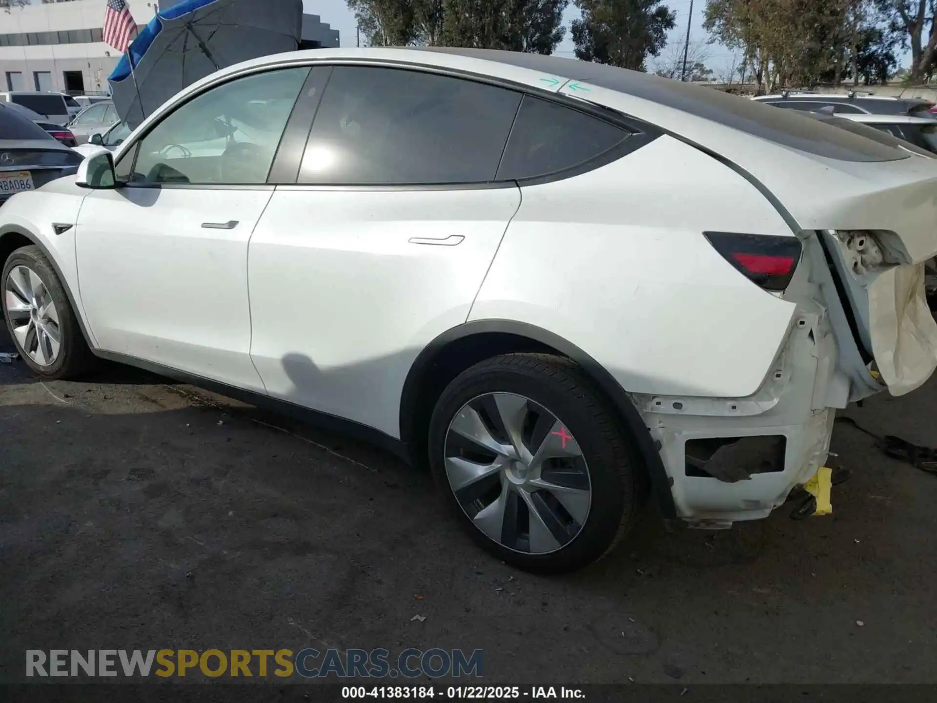 3 Photograph of a damaged car 7SAYGDEE9PF623285 TESLA MODEL Y 2023