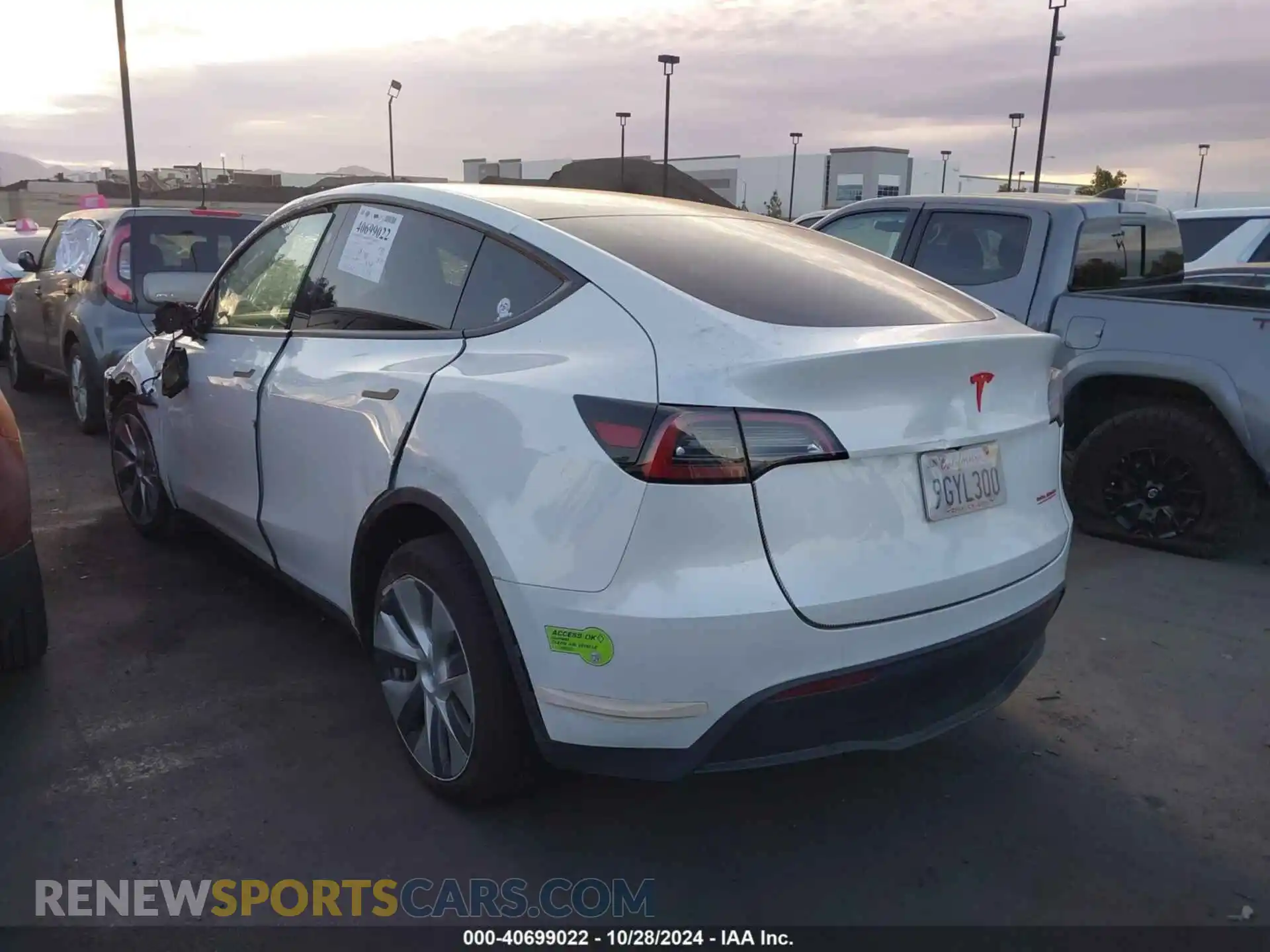 3 Photograph of a damaged car 7SAYGDEE9PF806749 TESLA MODEL Y 2023