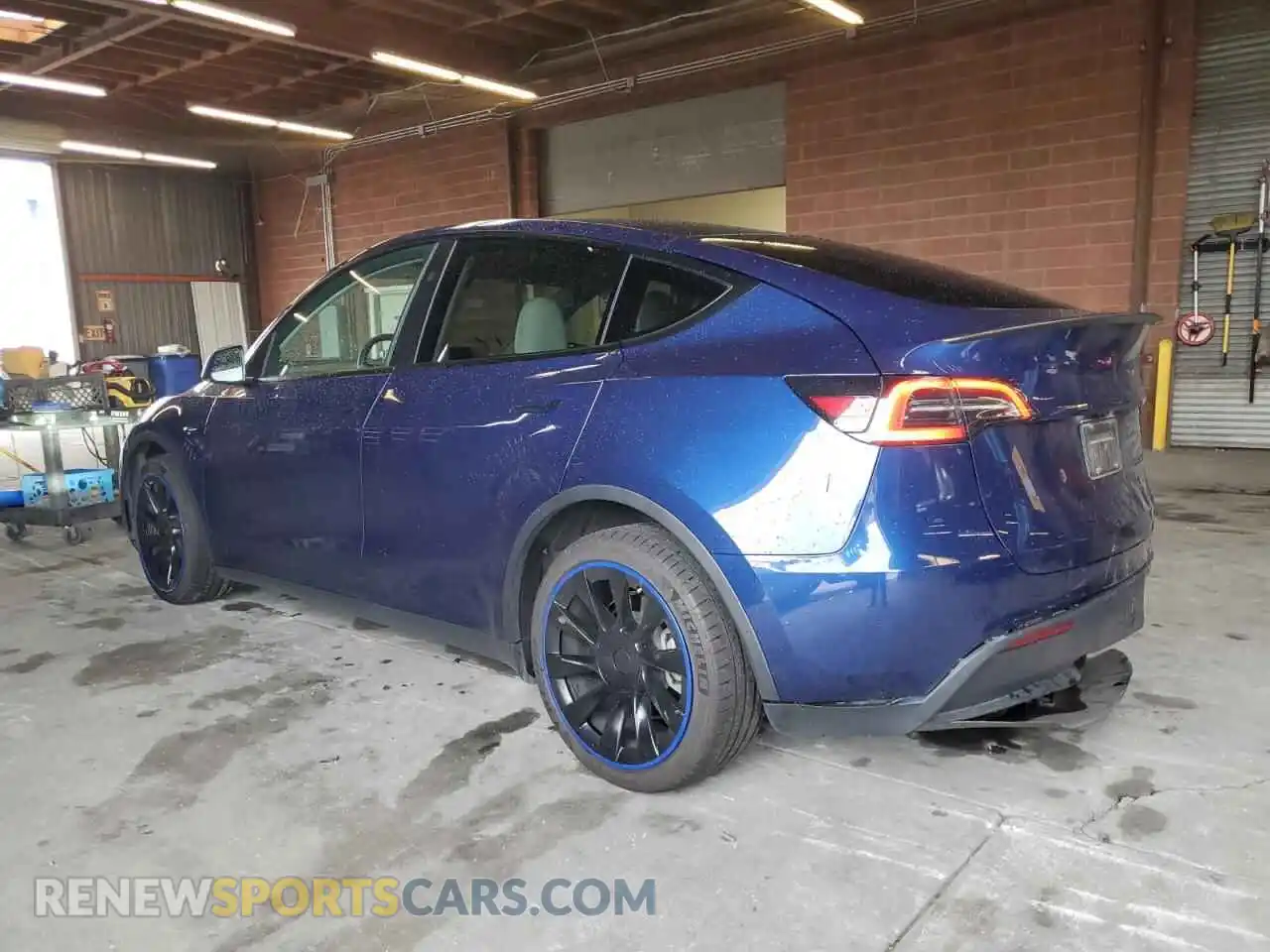 2 Photograph of a damaged car 7SAYGDEE9PF815046 TESLA MODEL Y 2023