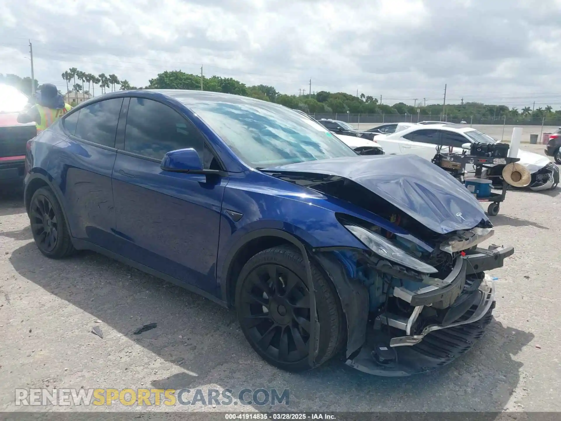 1 Photograph of a damaged car 7SAYGDEE9PF882794 TESLA MODEL Y 2023