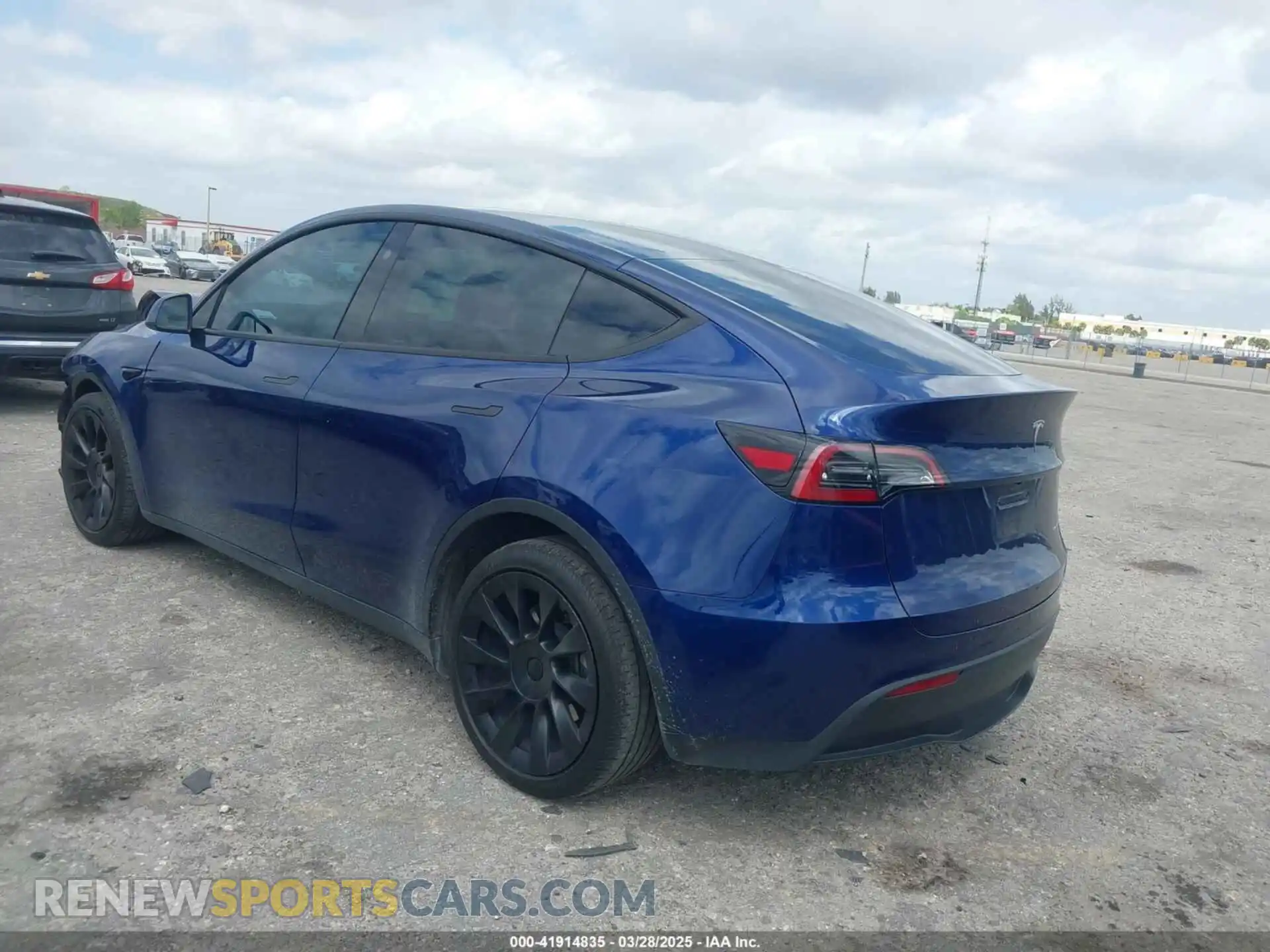 3 Photograph of a damaged car 7SAYGDEE9PF882794 TESLA MODEL Y 2023