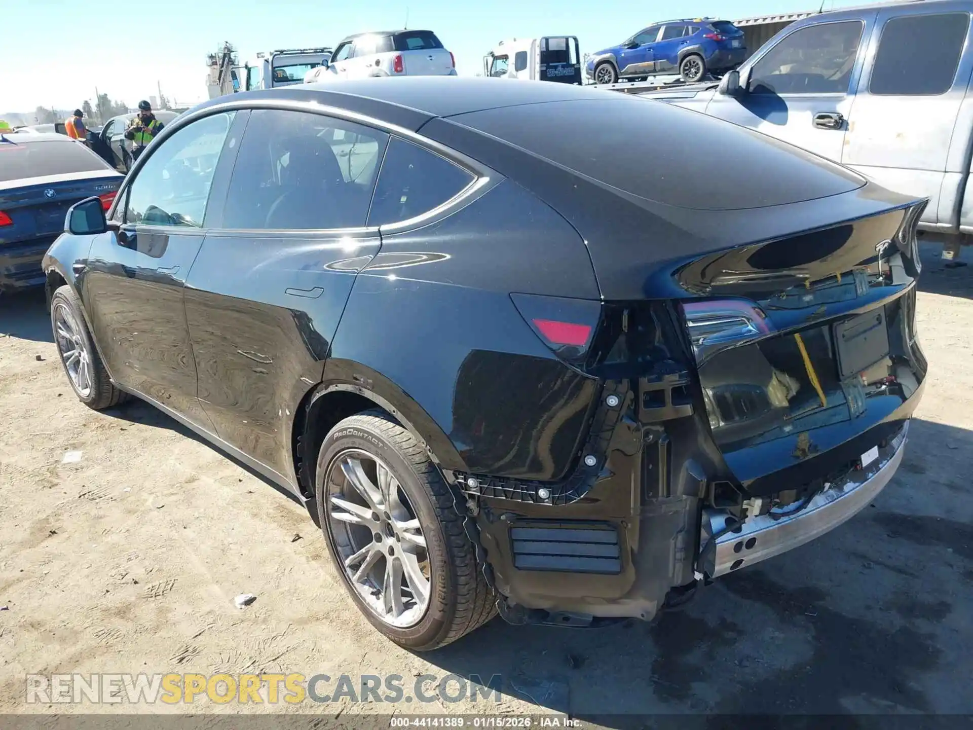 3 fotografías del automóvil dañado 7SAYGDEE9PF907077 TESLA MODEL Y 2023