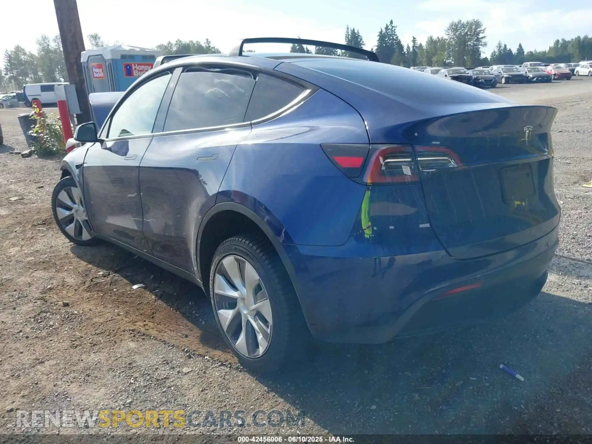 3 Photograph of a damaged car 7SAYGDEE9PF917186 TESLA MODEL Y 2023